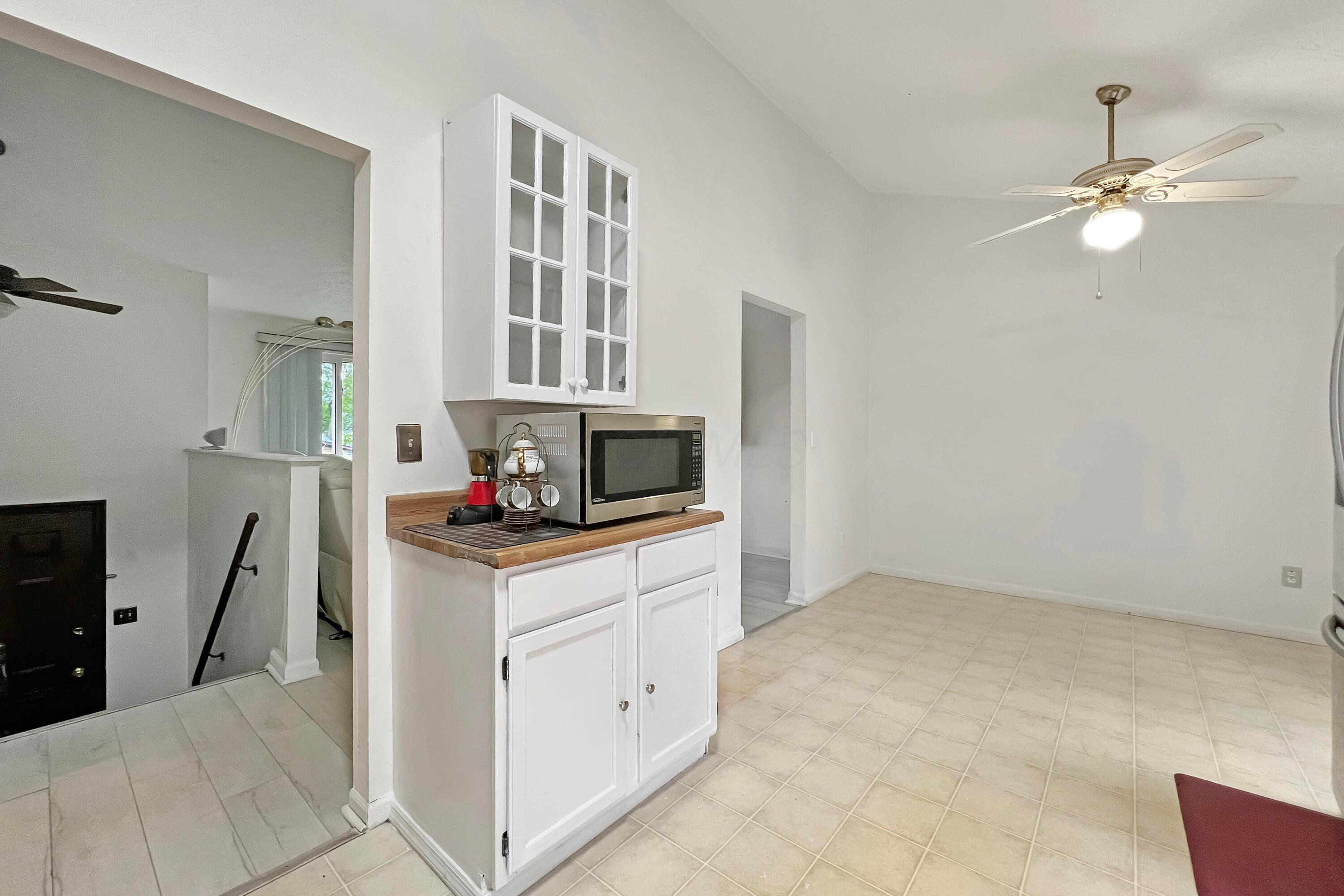 6024 Winterberry Drive Property Photo 8