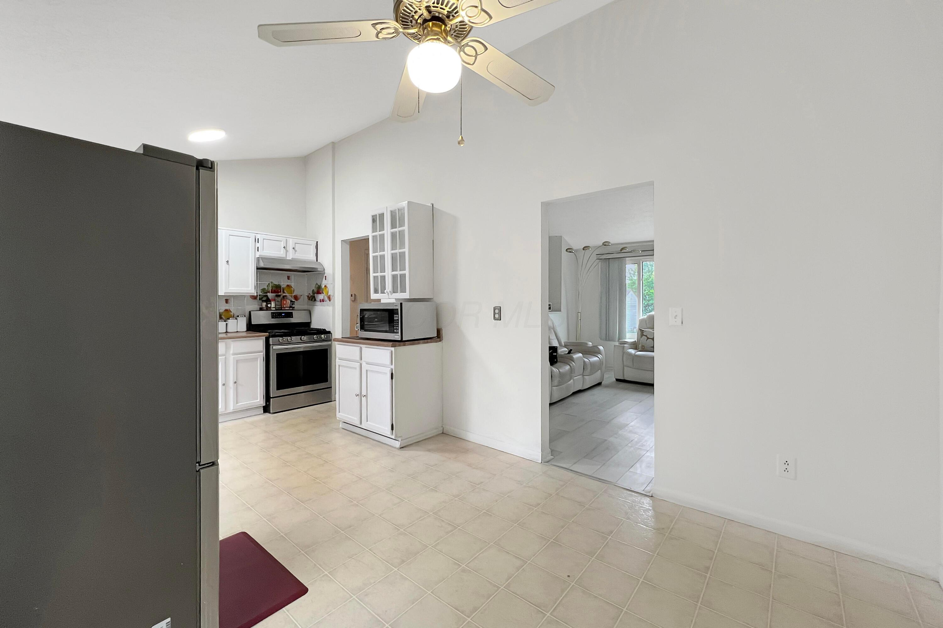 6024 Winterberry Drive Property Photo 9