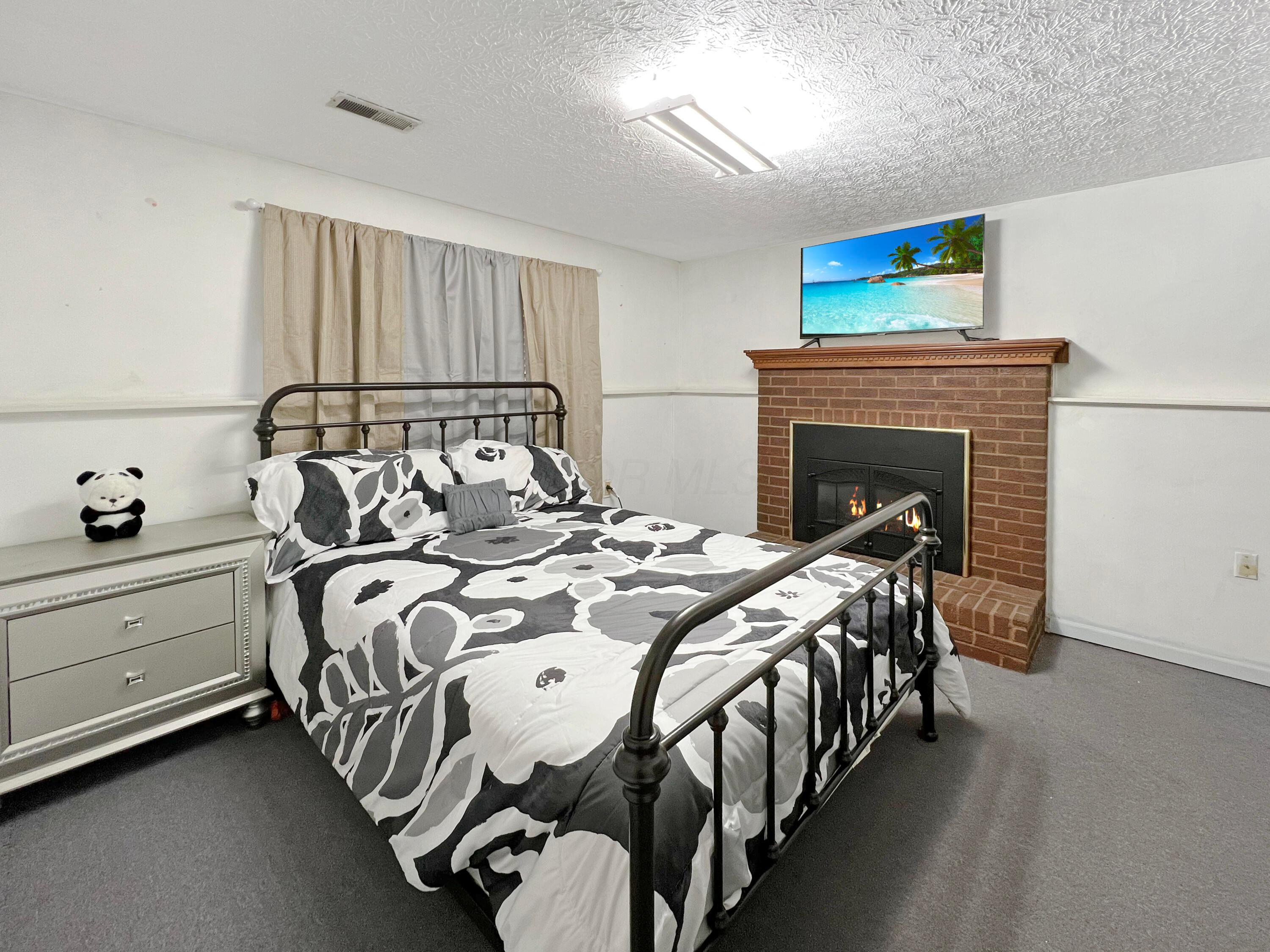 6024 Winterberry Drive Property Photo 14