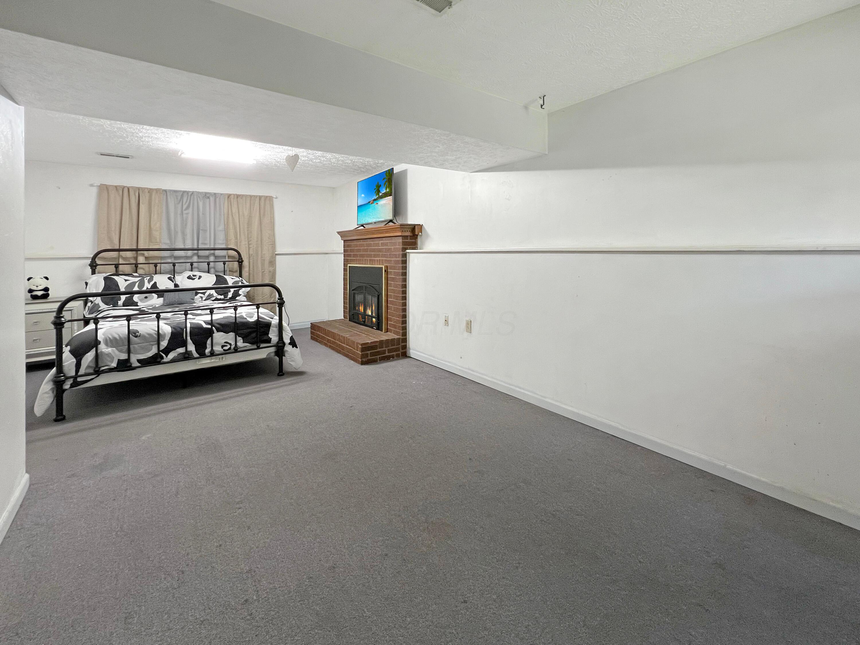 6024 Winterberry Drive Property Photo 16