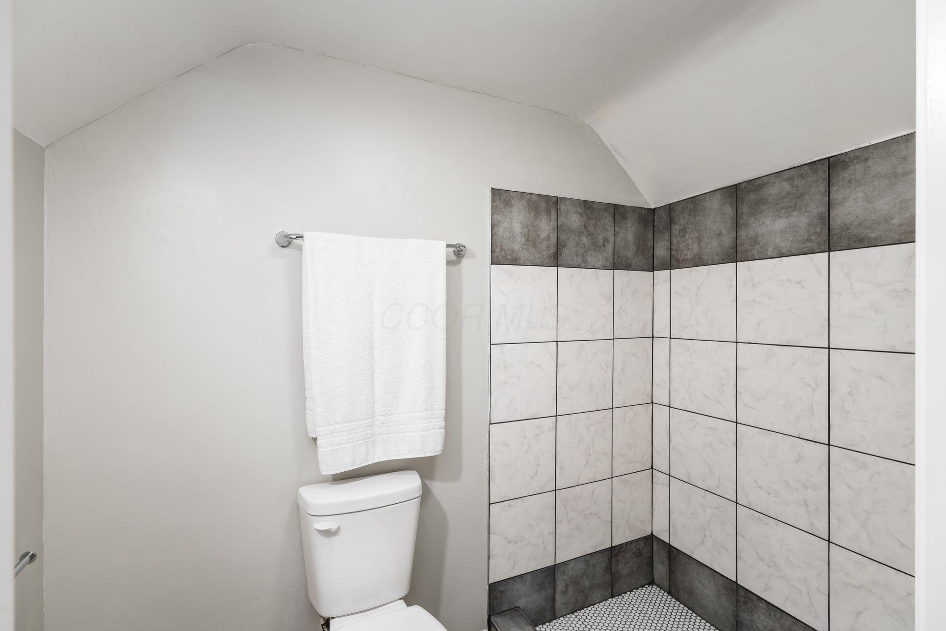 1052 Geers Avenue Property Photo 32