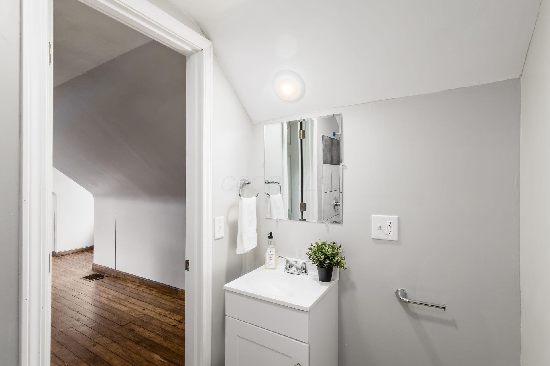 1052 Geers Avenue Property Photo 33