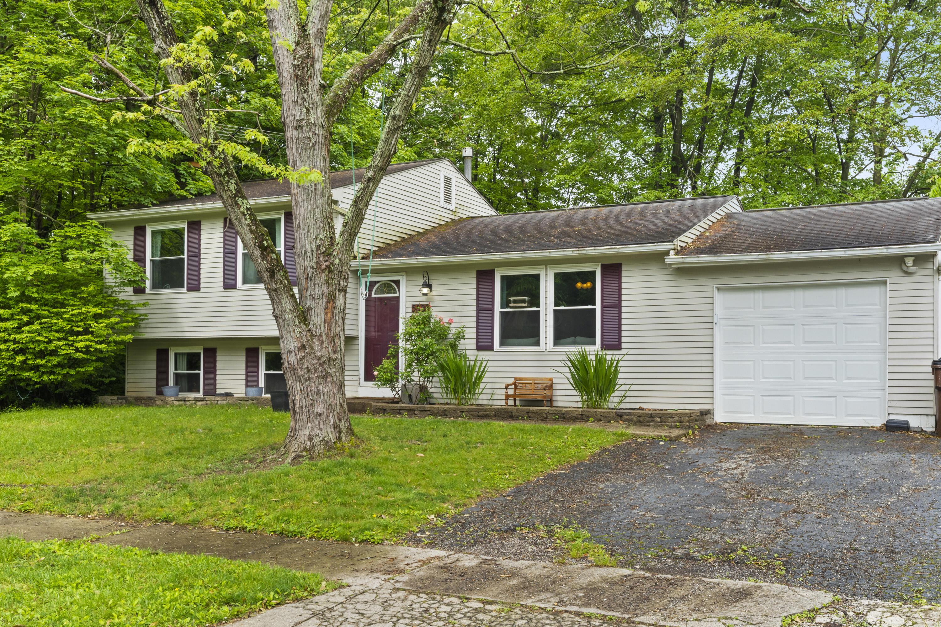 5585 Spohn Drive Property Photo 1