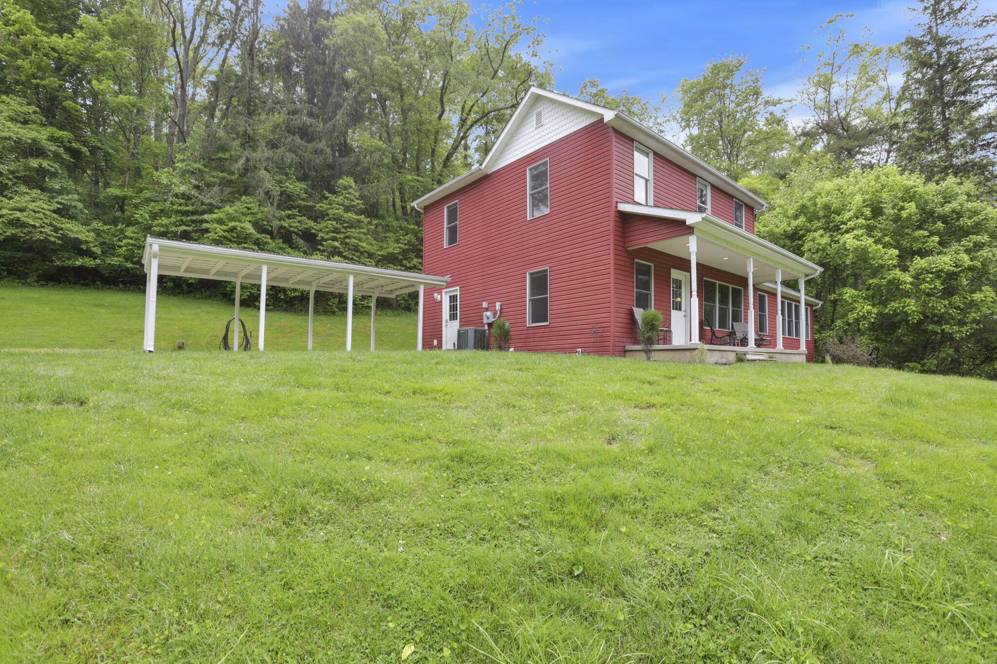 7485 Sugar Grove Road Se Property Photo 4