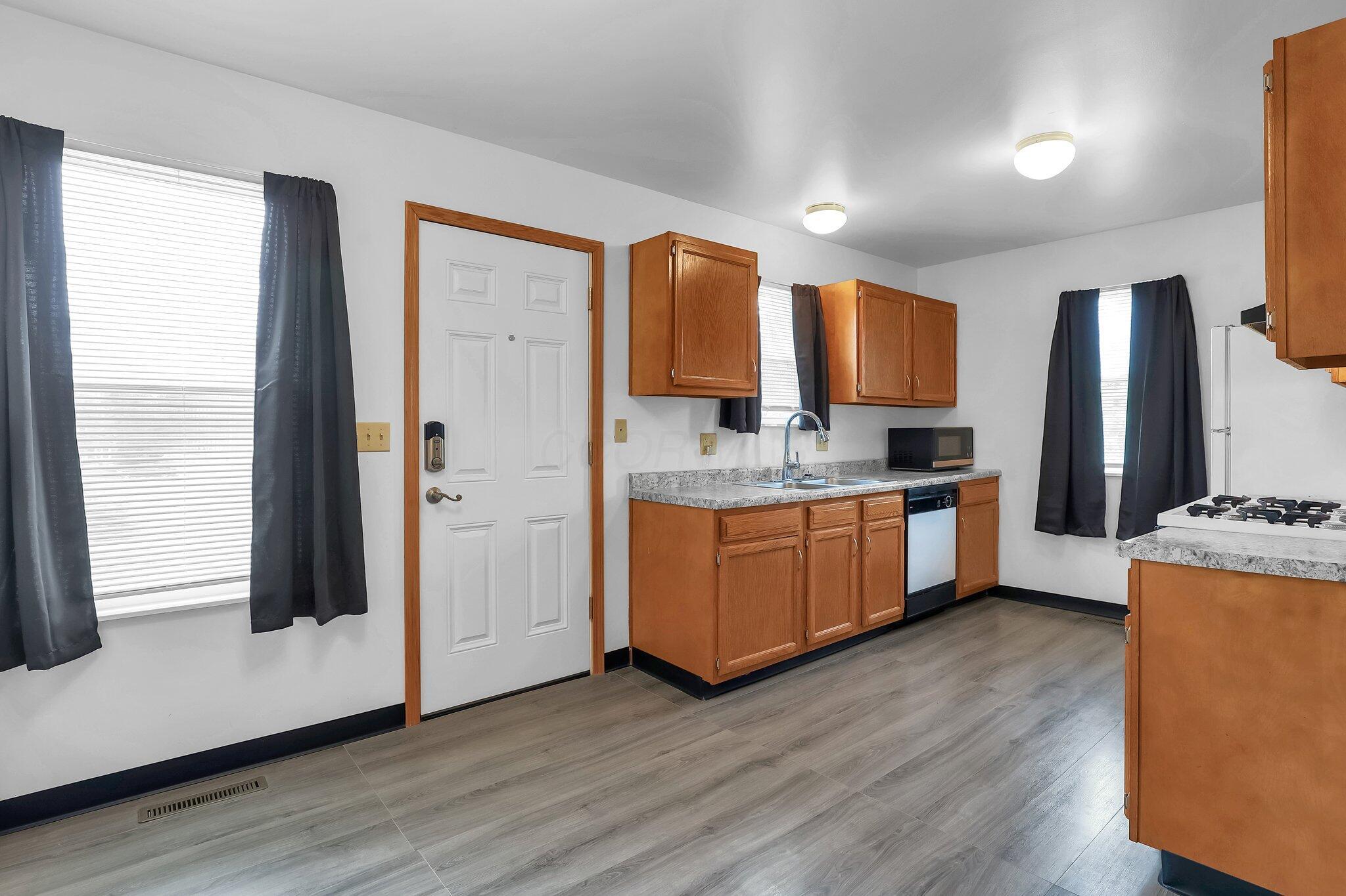 528 N Mulberry Street Property Photo 9