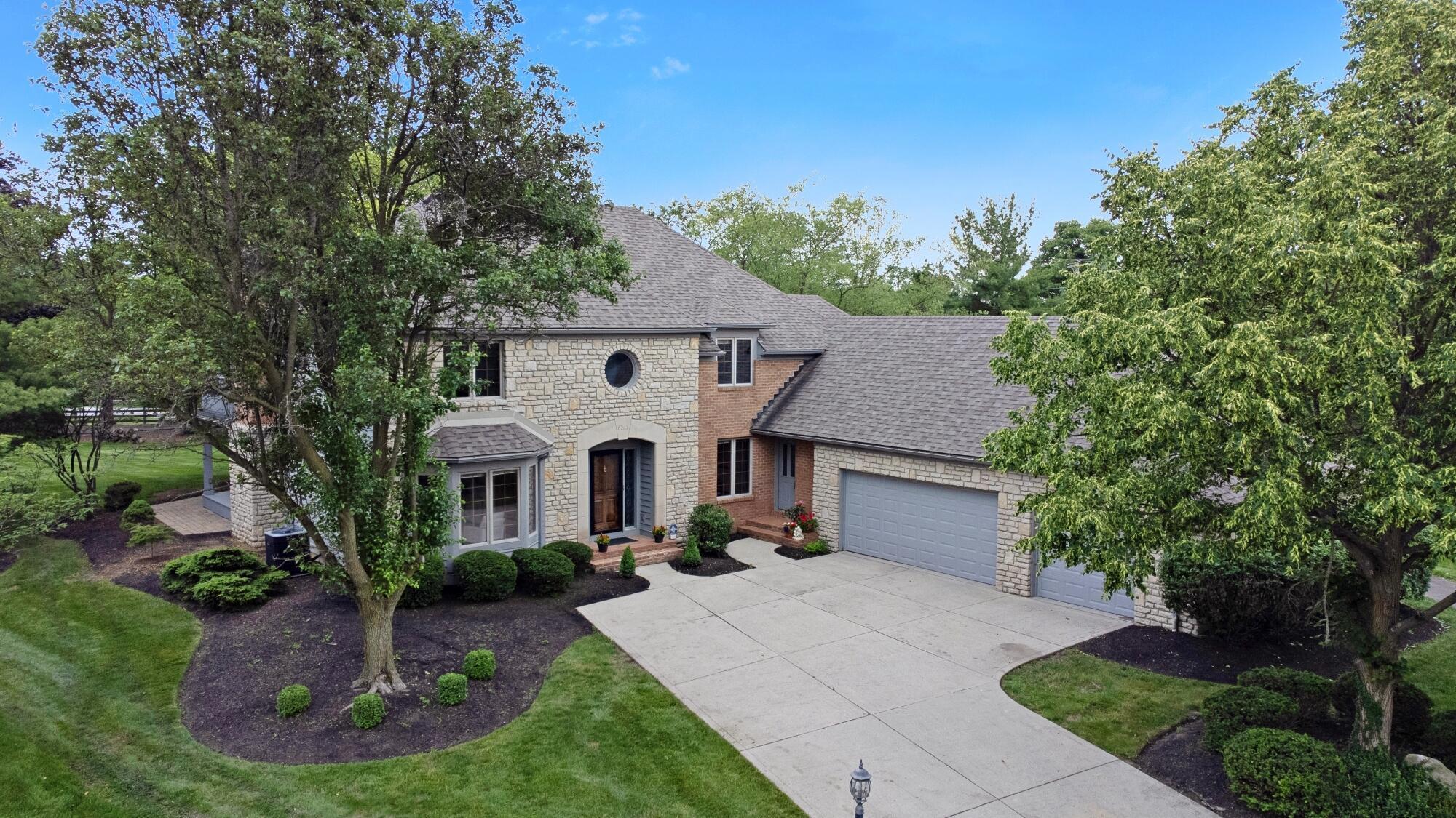 6247 Inverurie Drive W Property Photo 6