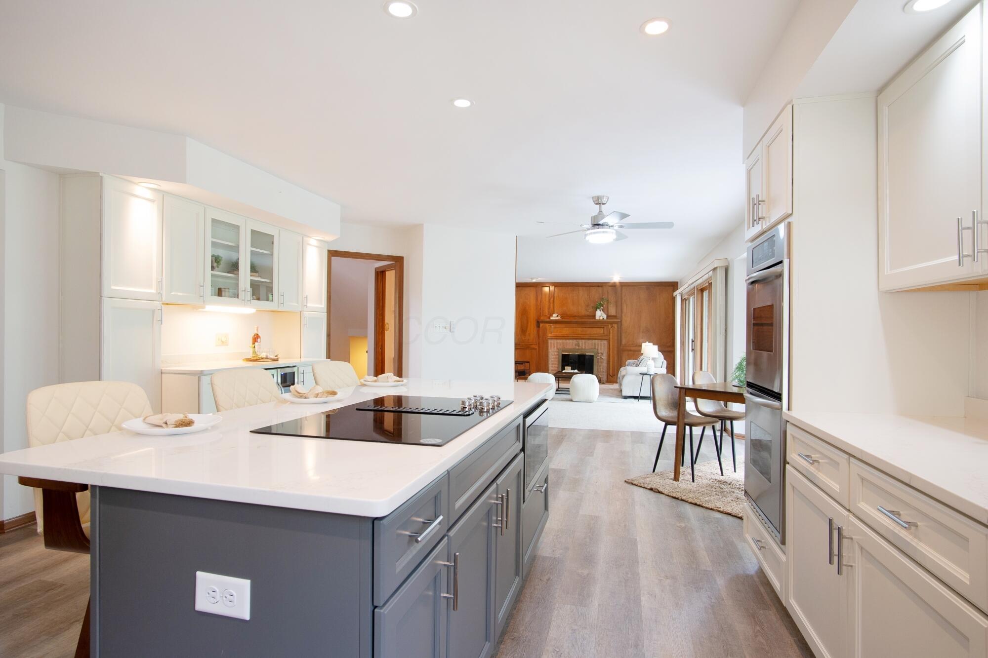 6247 Inverurie Drive W Property Photo 21