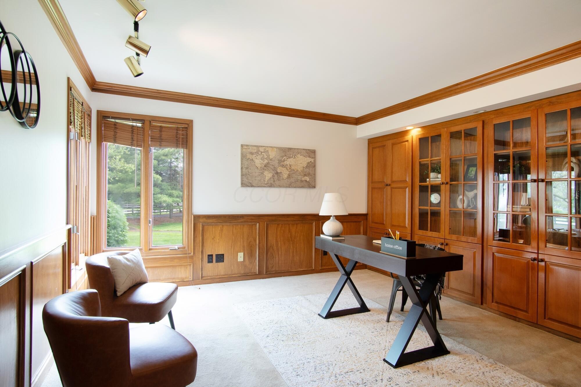 6247 Inverurie Drive W Property Photo 32