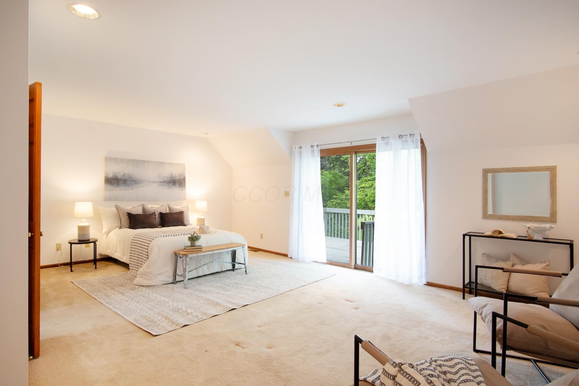 6247 Inverurie Drive W Property Photo 39