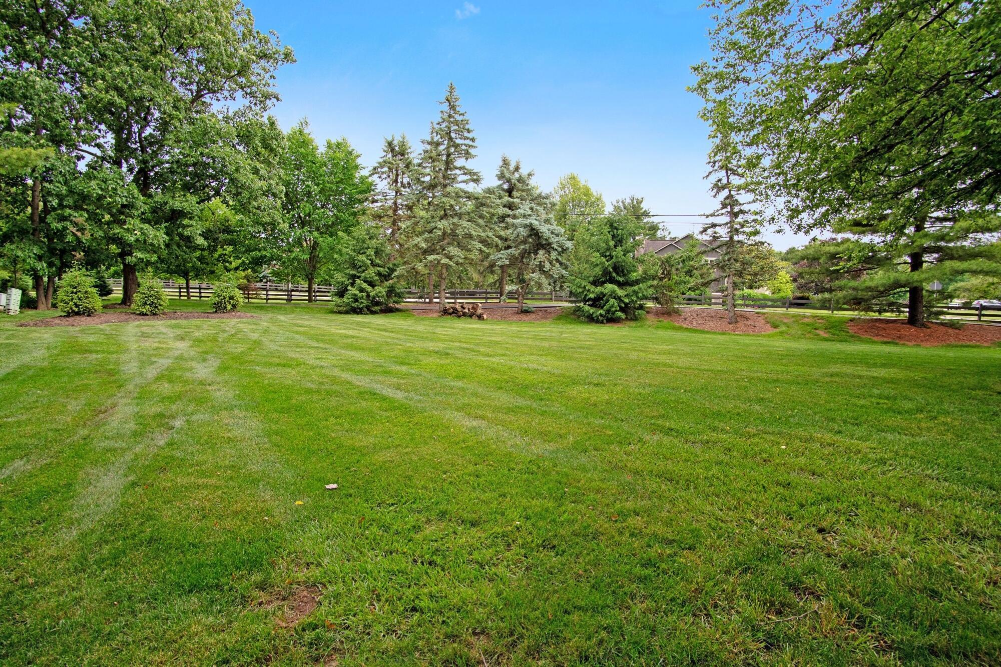 6247 Inverurie Drive W Property Photo 55