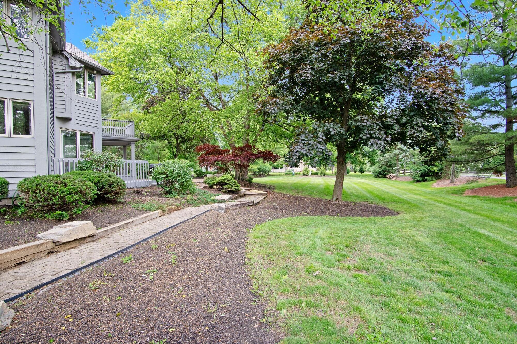 6247 Inverurie Drive W Property Photo 58
