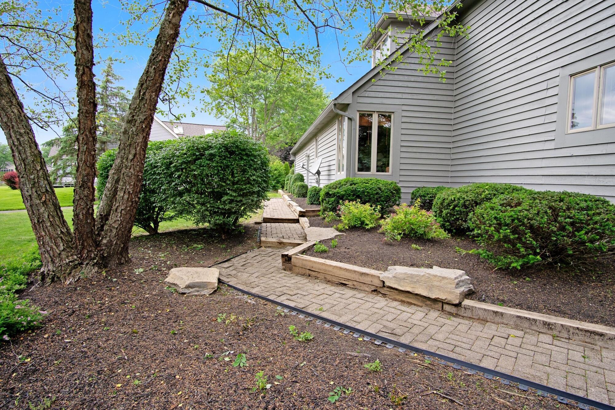6247 Inverurie Drive W Property Photo 60