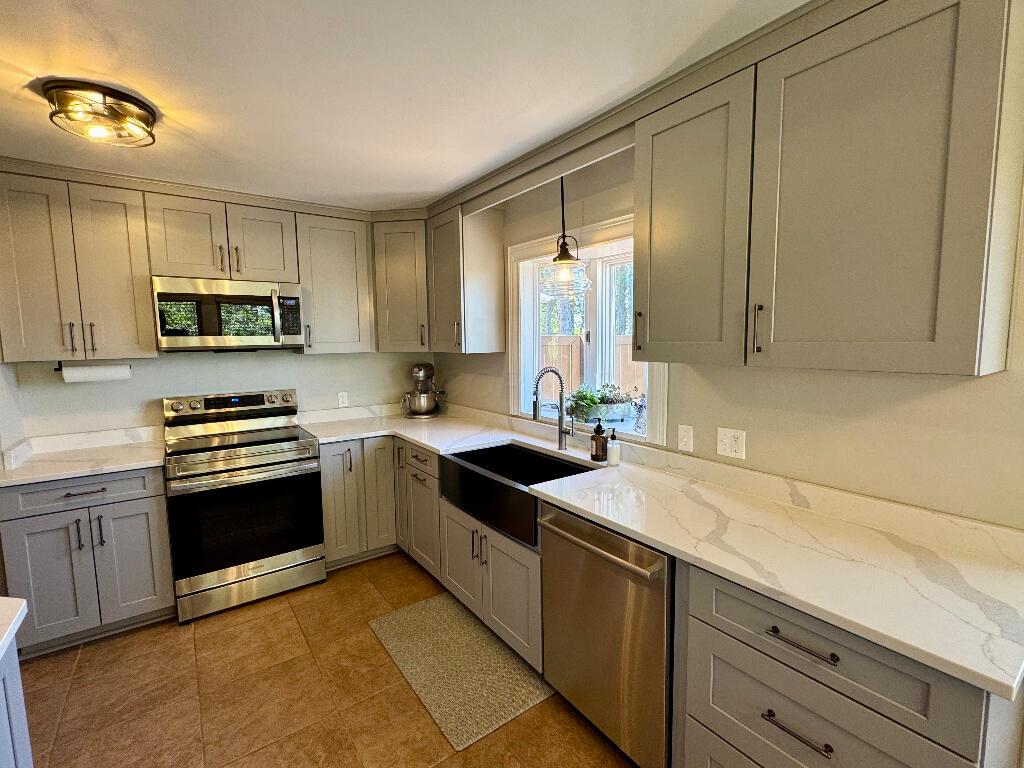 95 Sunset Drive Property Photo 4