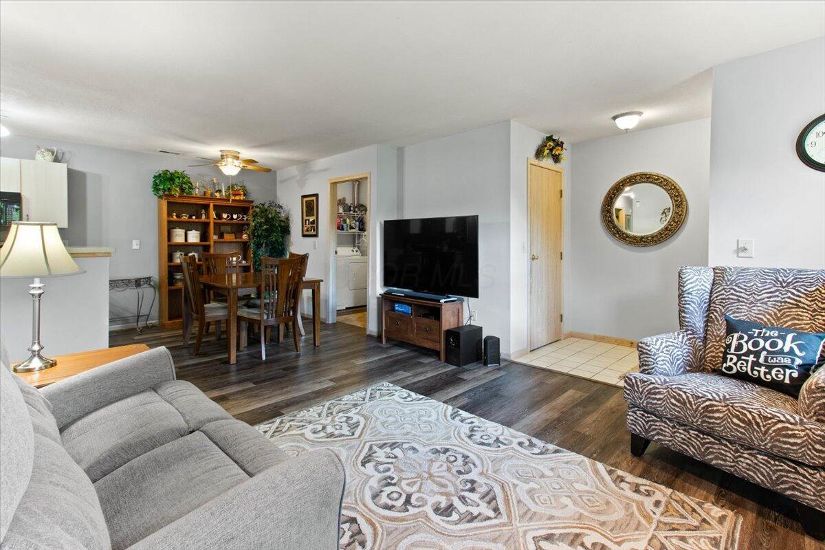 2744 Brittany Oaks Boulevard Property Photo 7