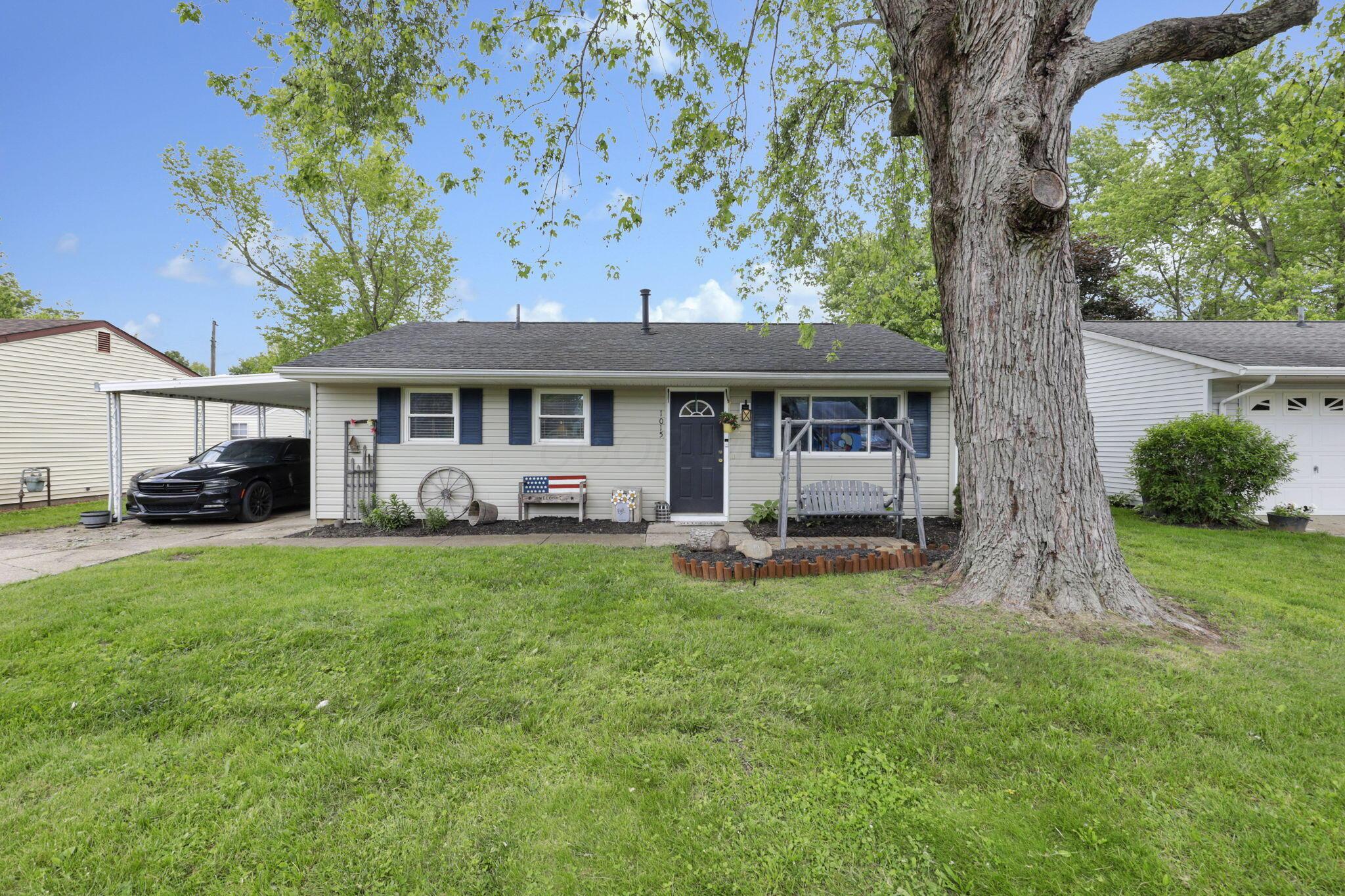 1015 Westview Drive Property Photo 1
