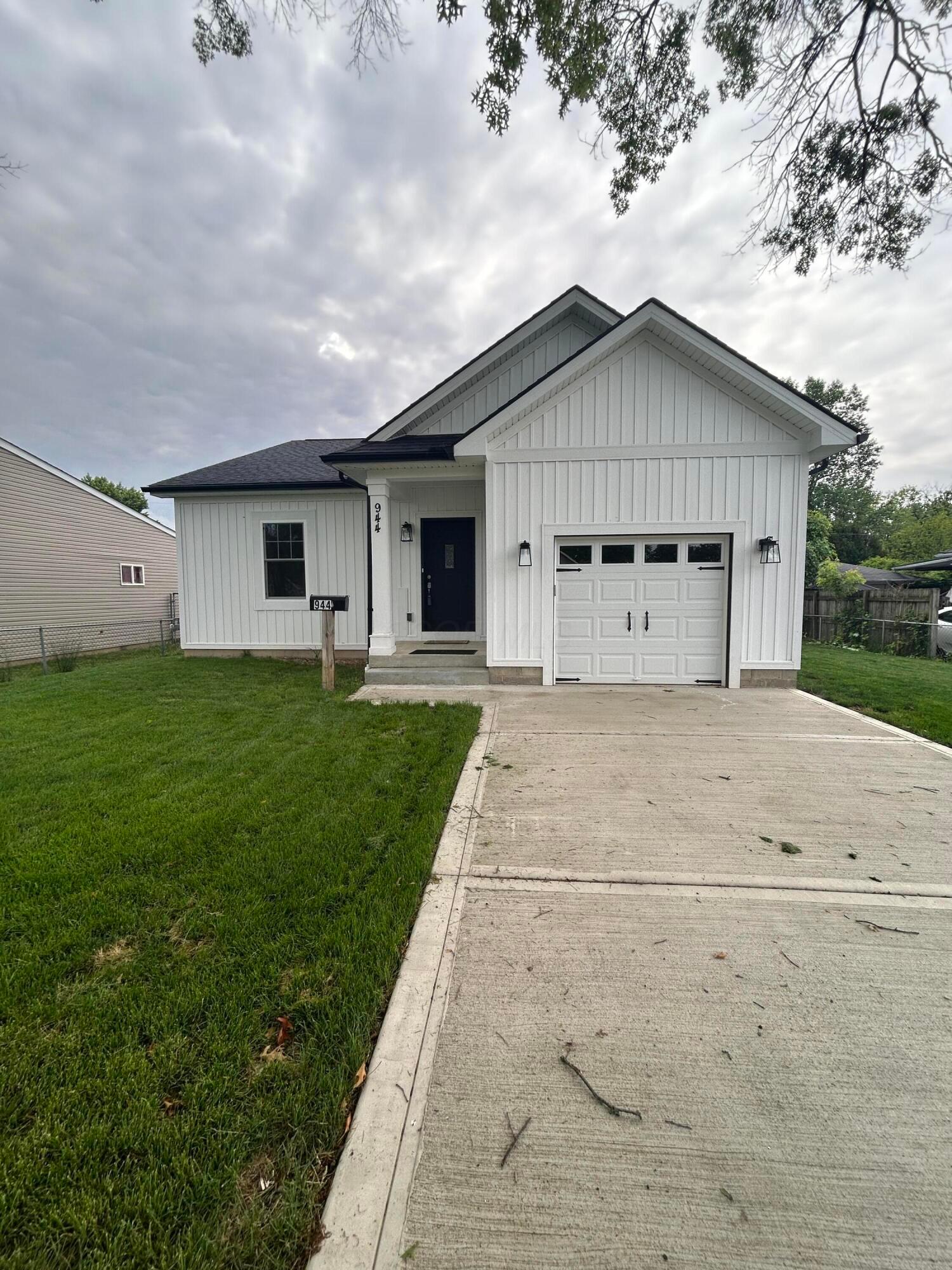 944 Binns Boulevard Property Photo 1