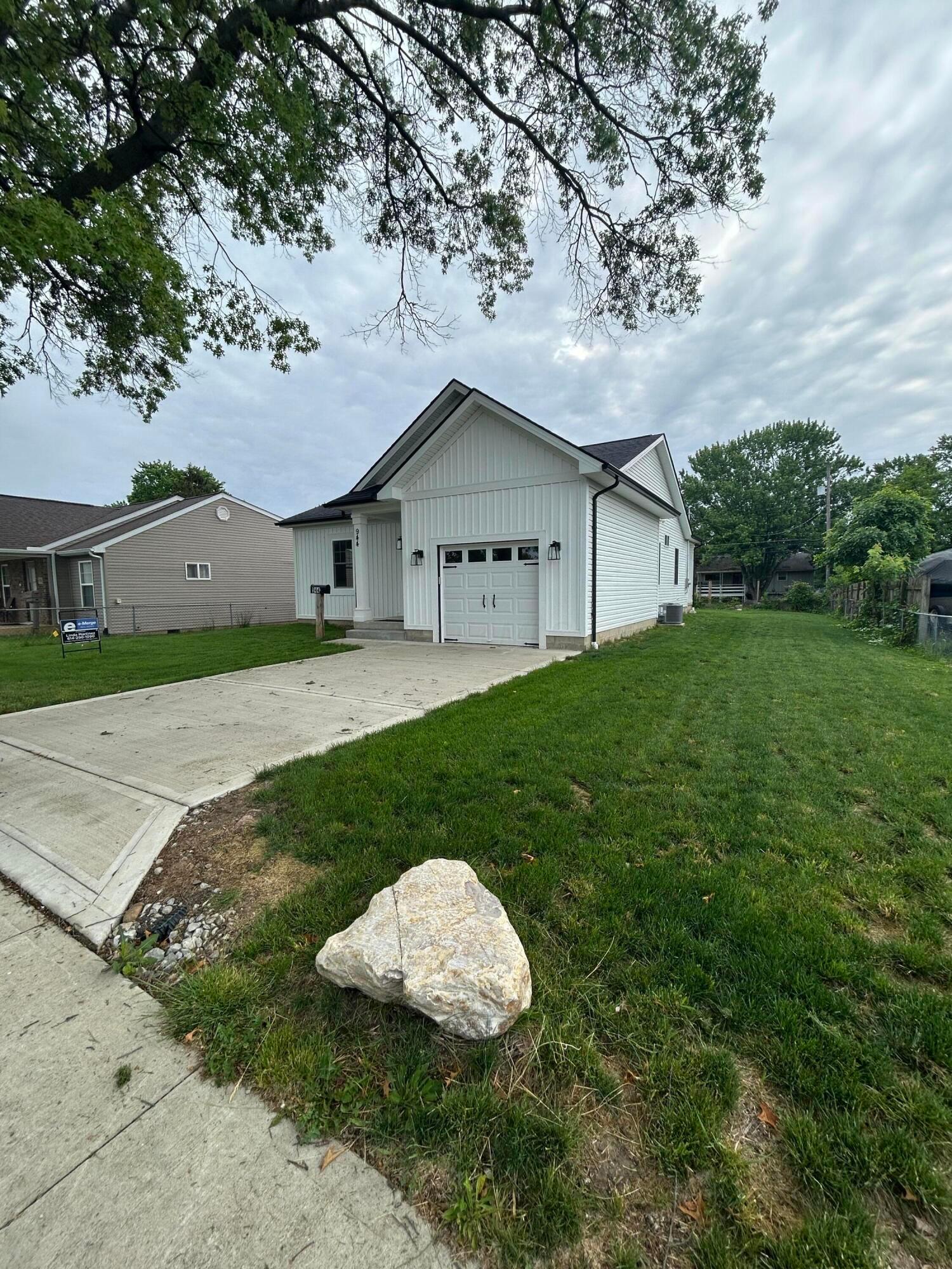 944 Binns Boulevard Property Photo 3