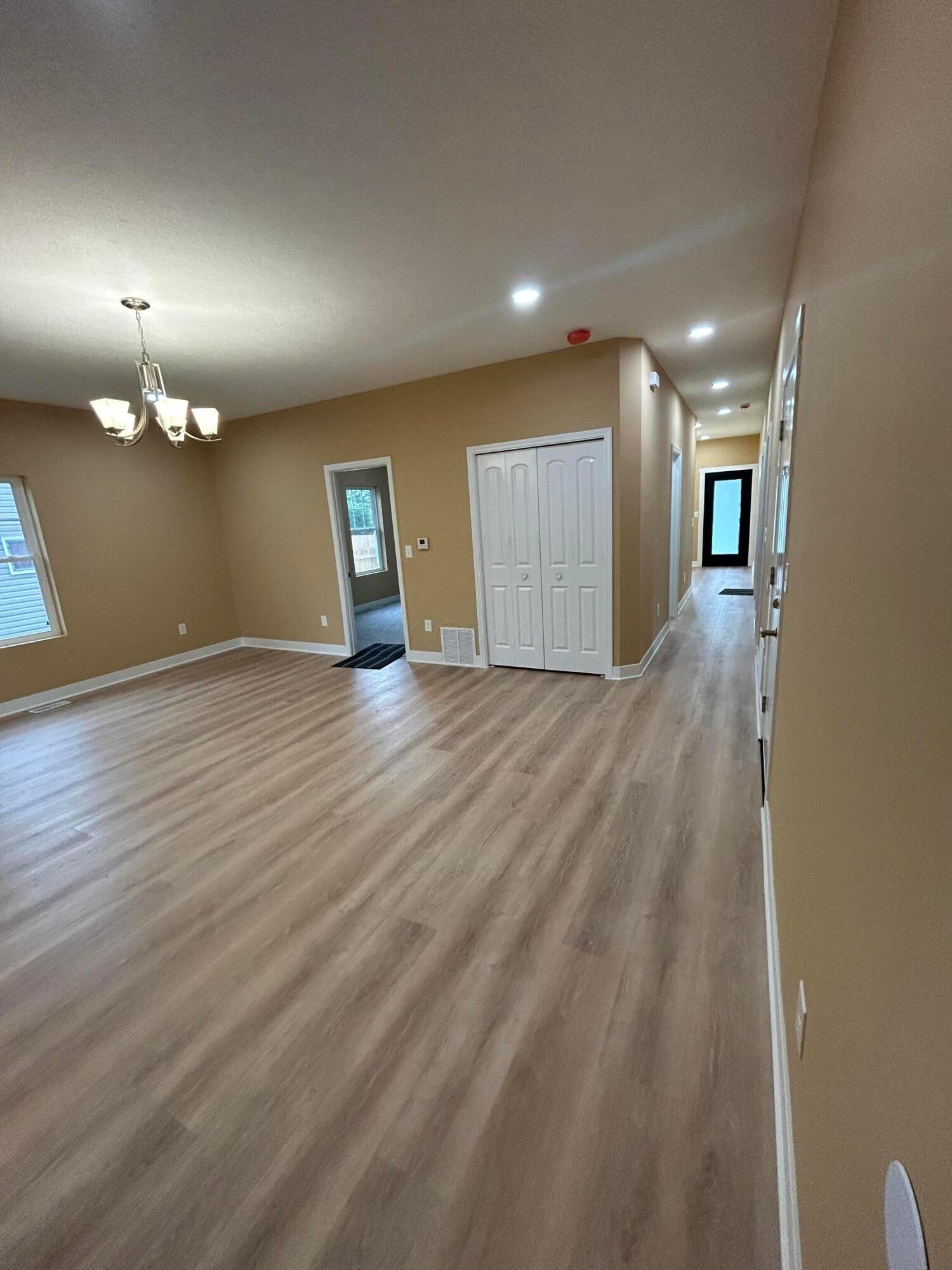 944 Binns Boulevard Property Photo 7