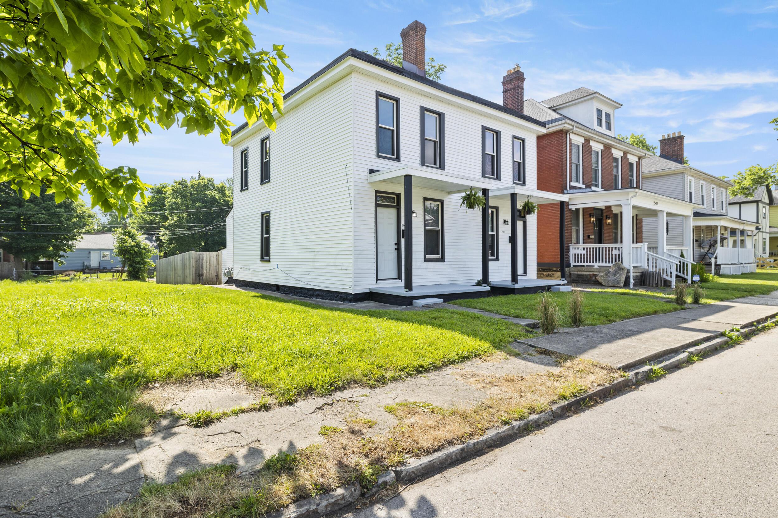 538-540 Kelton Avenue Property Photo 1