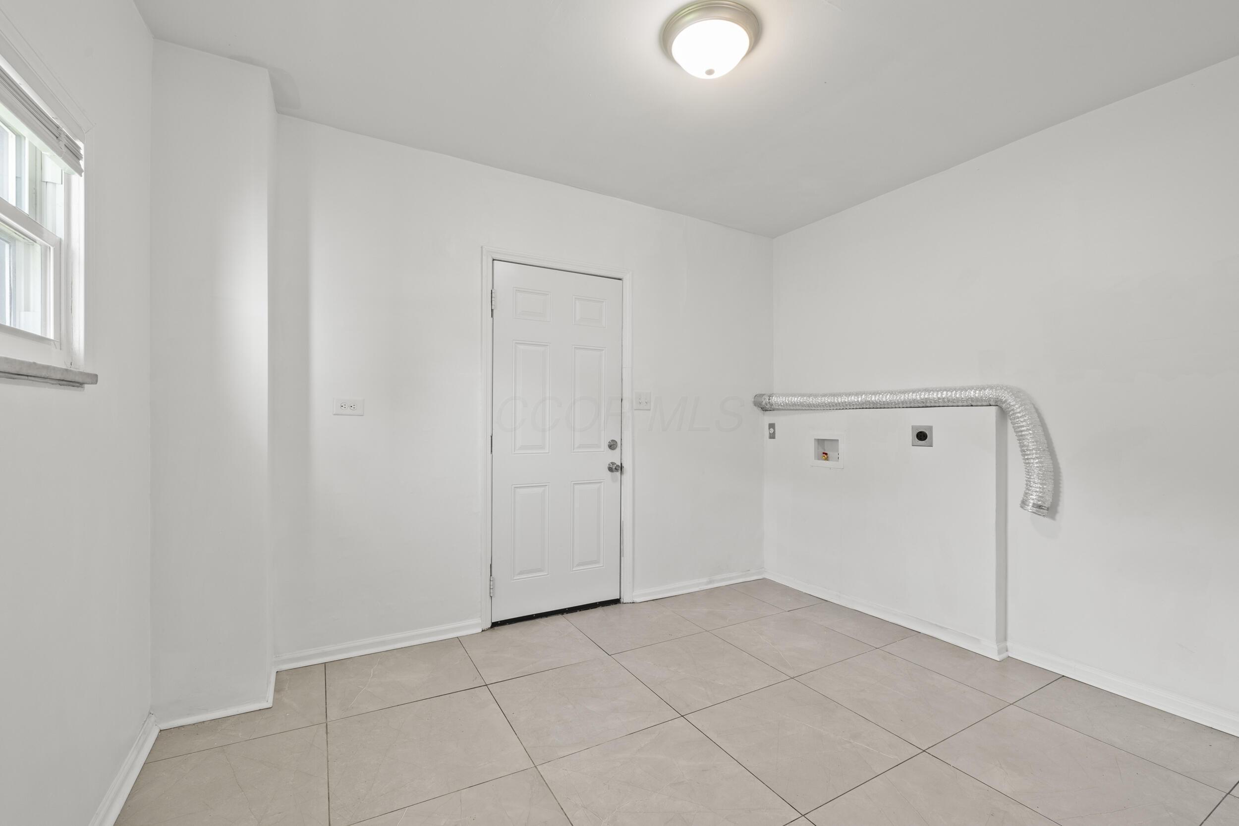 538-540 Kelton Avenue Property Photo 10