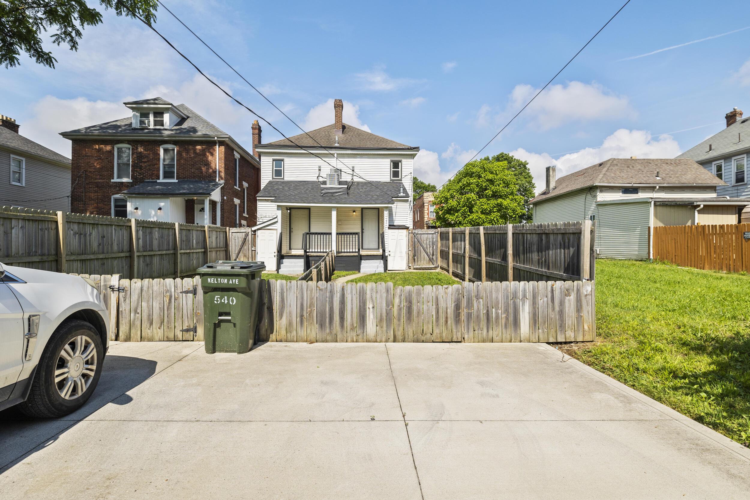 538-540 Kelton Avenue Property Photo 22