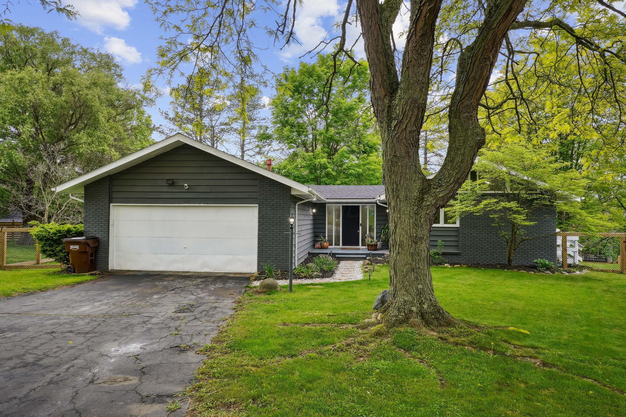 710 Cloverleaf Court Property Photo 1