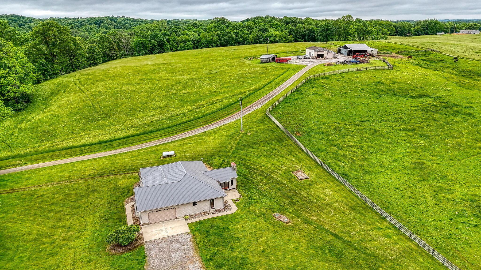 10057 State Route 776 Property Photo 2