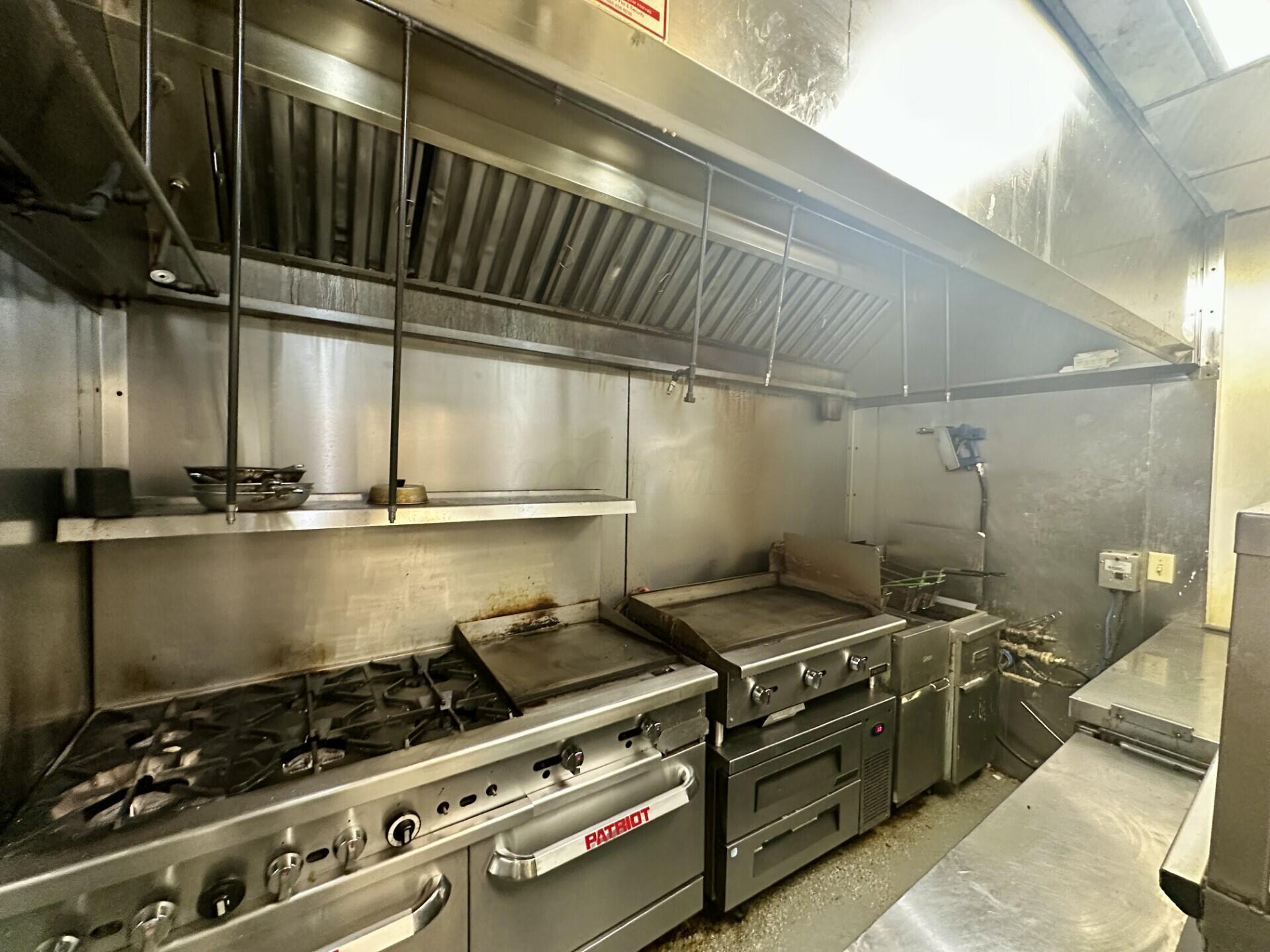 211 E 5th Street Property Photo 5