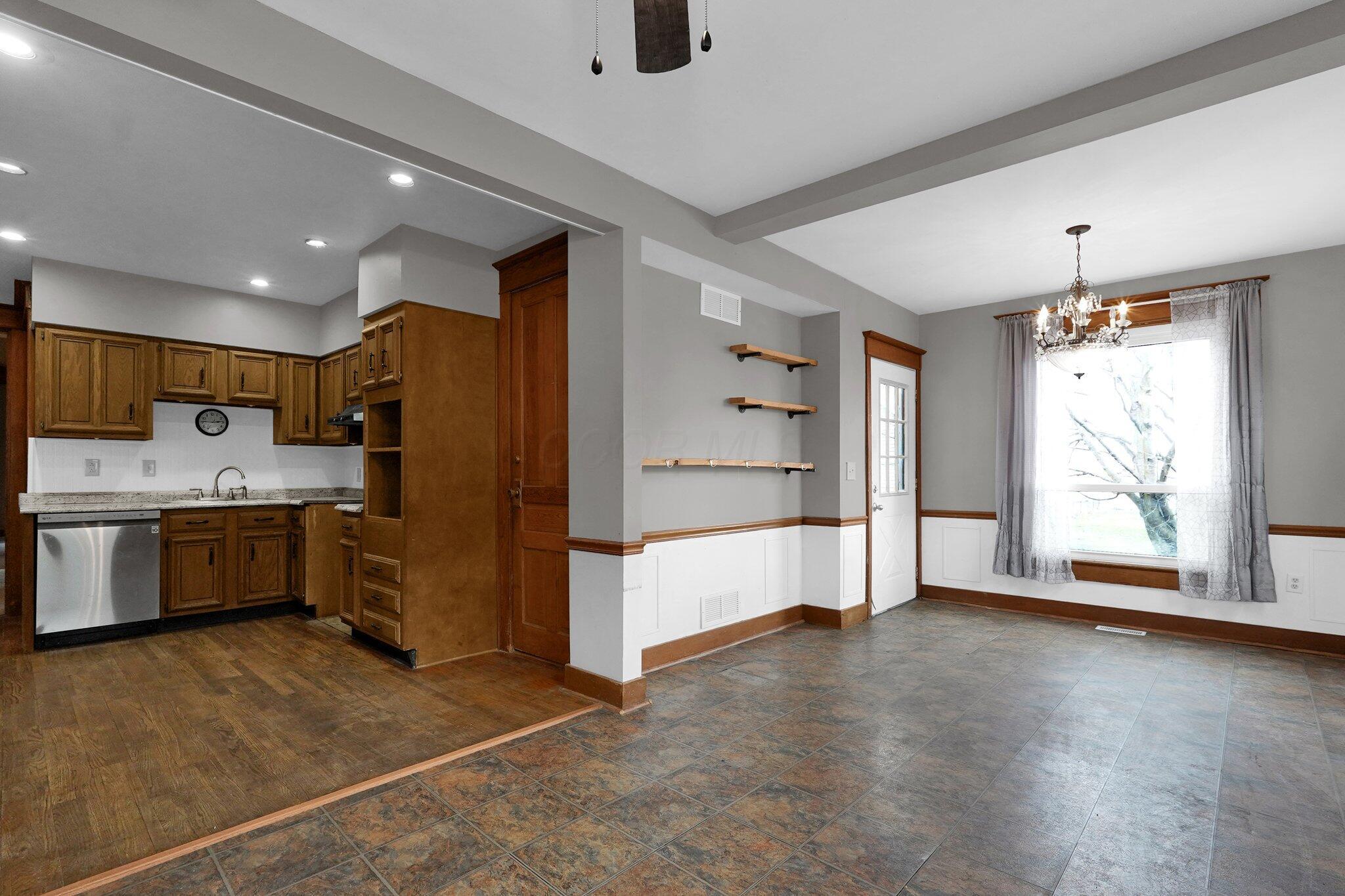 125 W Mound Street Property Photo 7