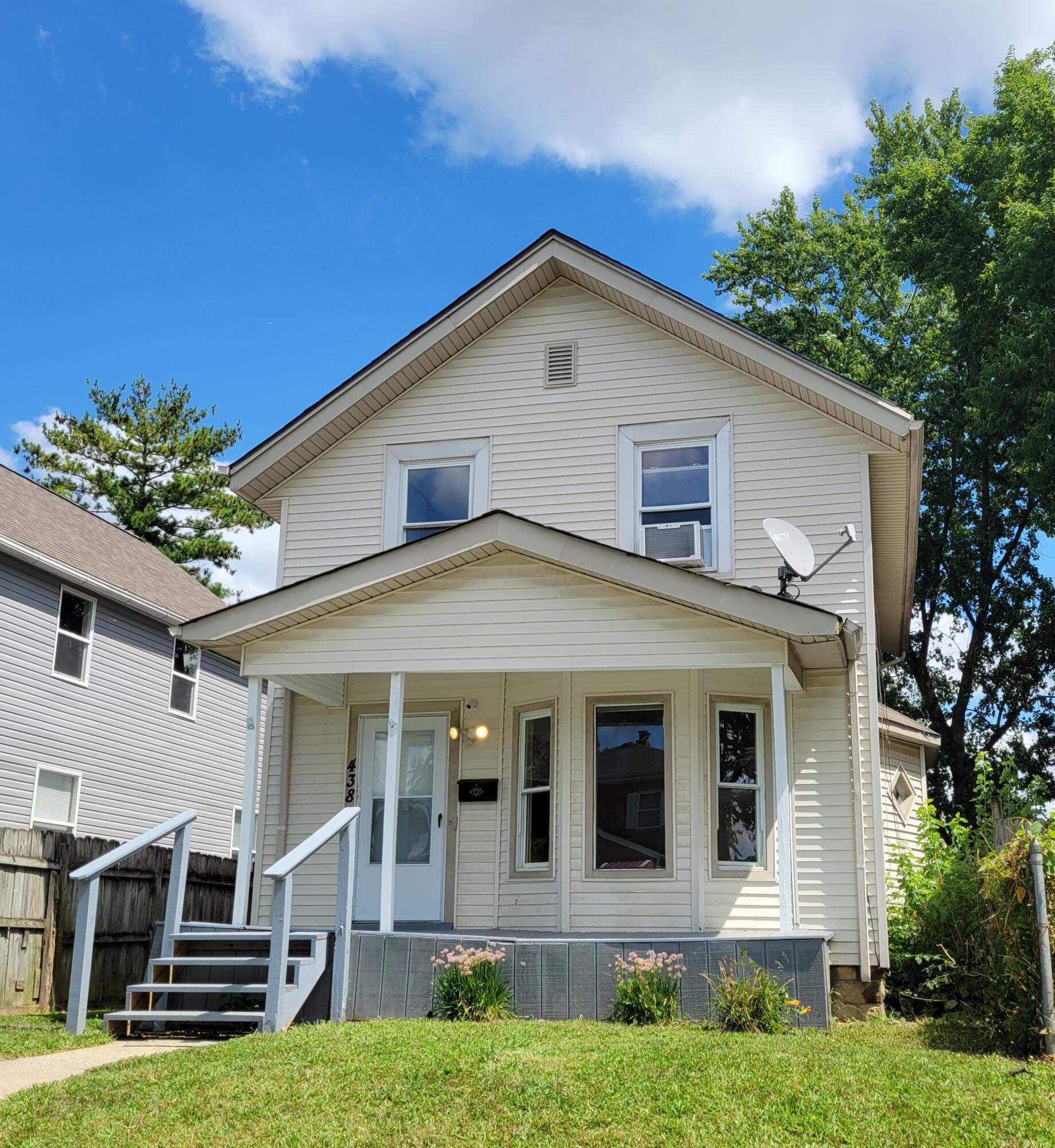 438 S Powell Avenue Property Photo 1