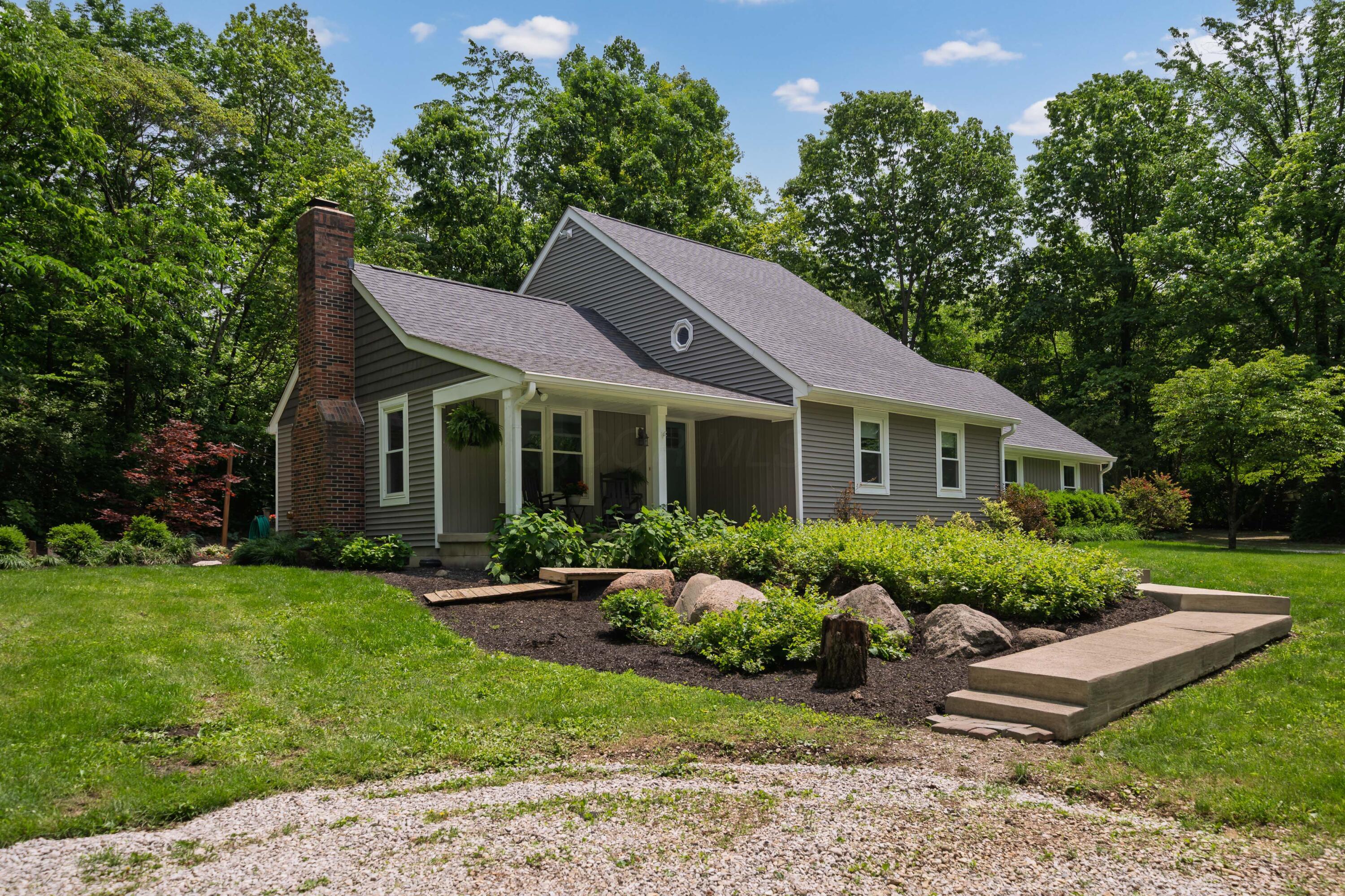 8825 Roberts Road Property Photo 1