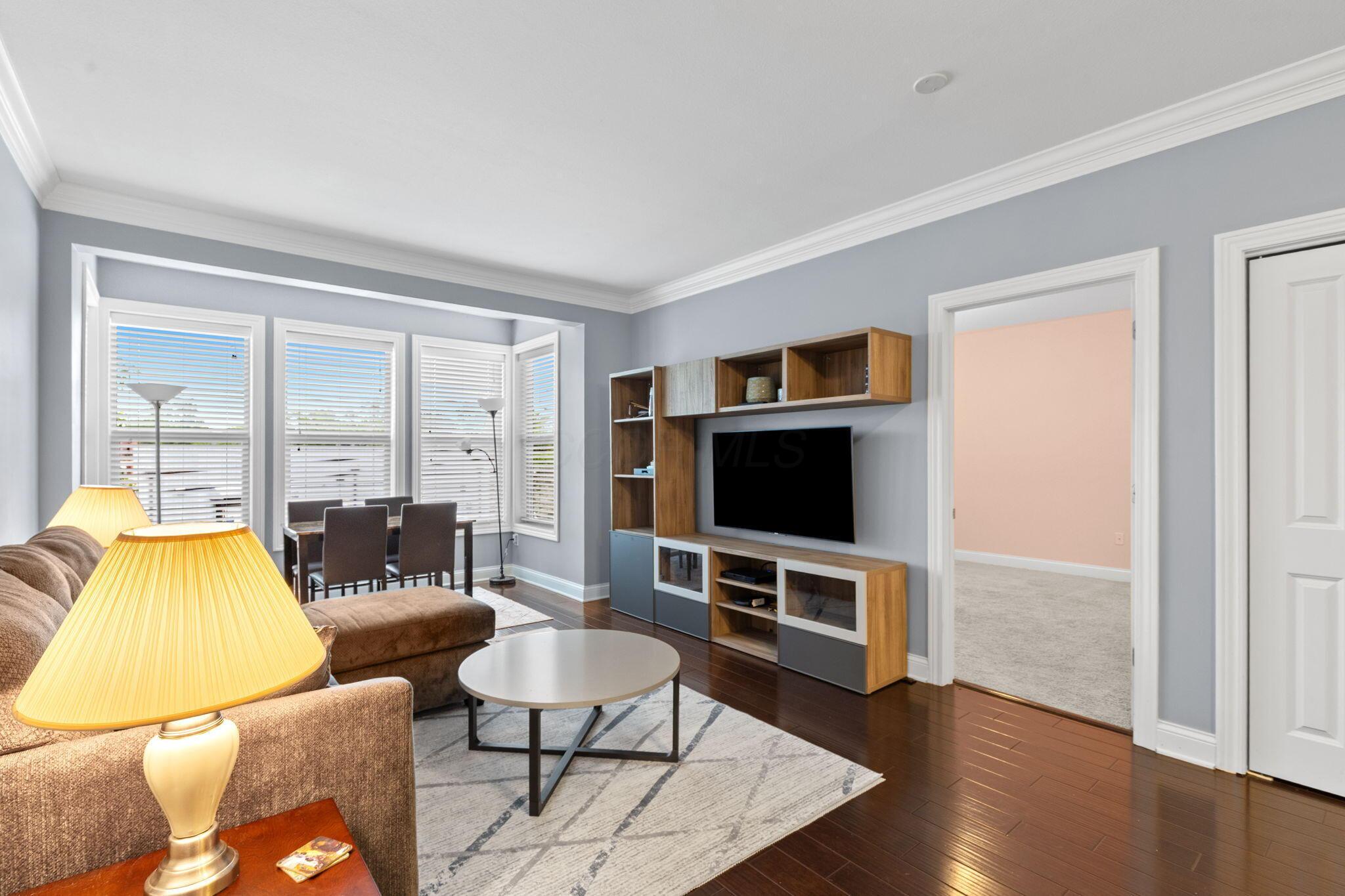 925 Ingleside Avenue, 213 Property Photo 1