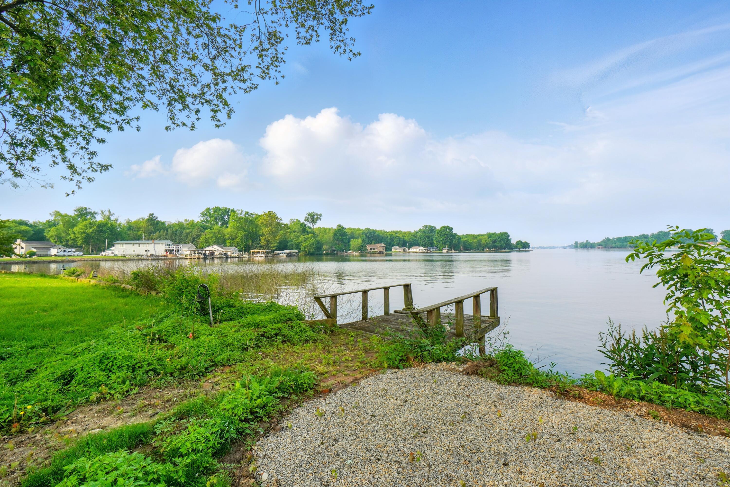 4881 Decker Avenue Ne Property Photo 3