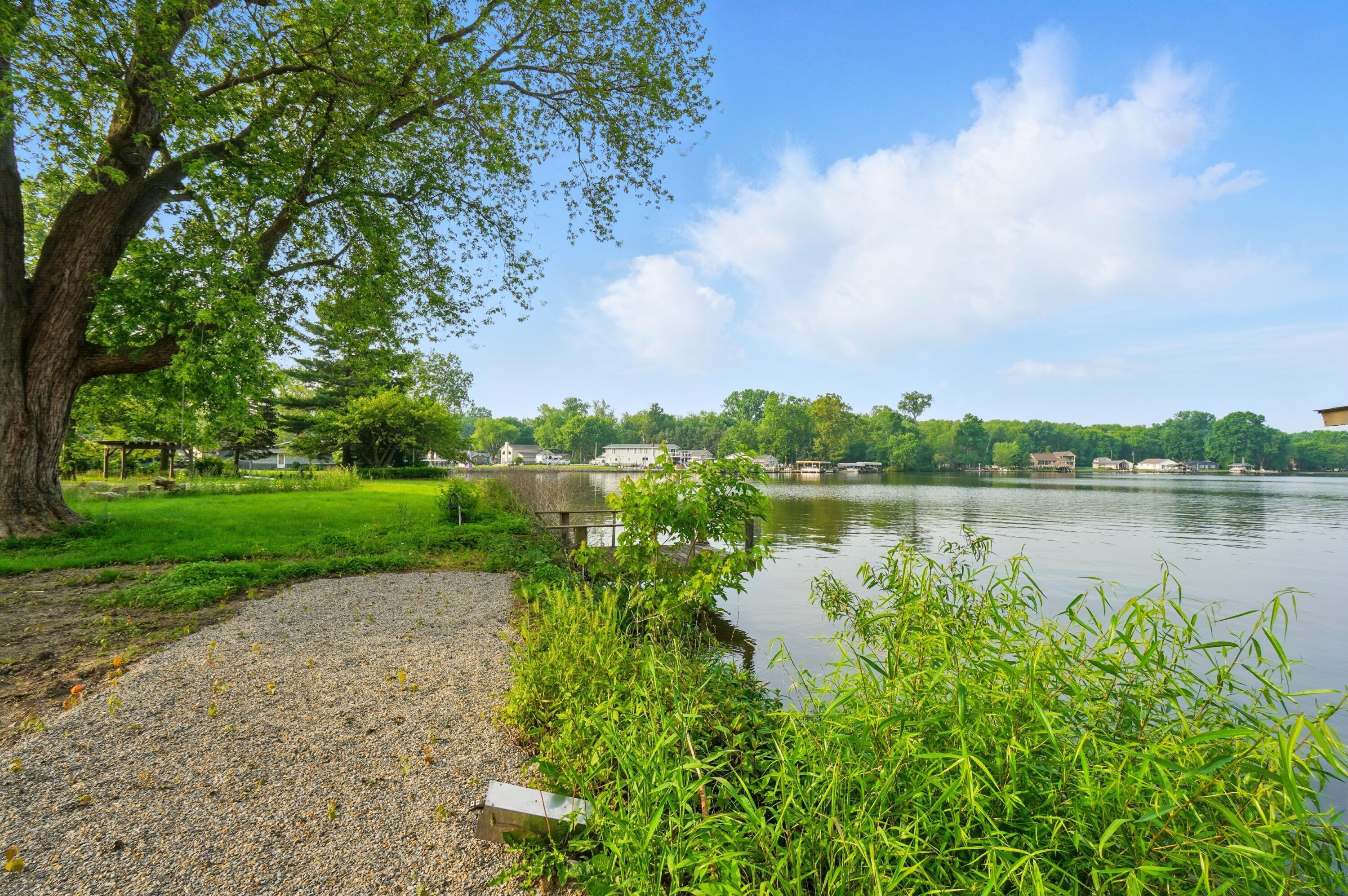 4881 Decker Avenue Ne Property Photo 7