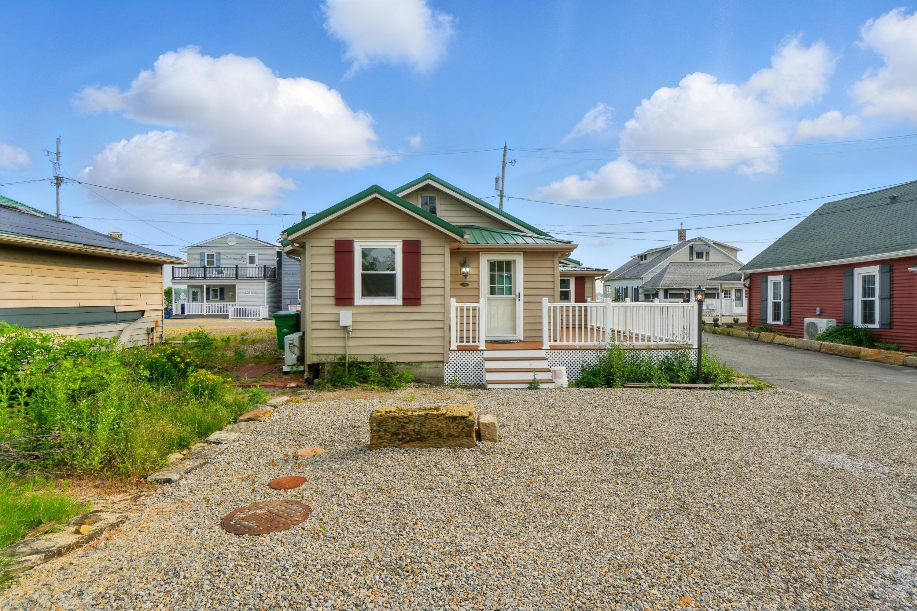 4881 Decker Avenue Ne Property Photo 10