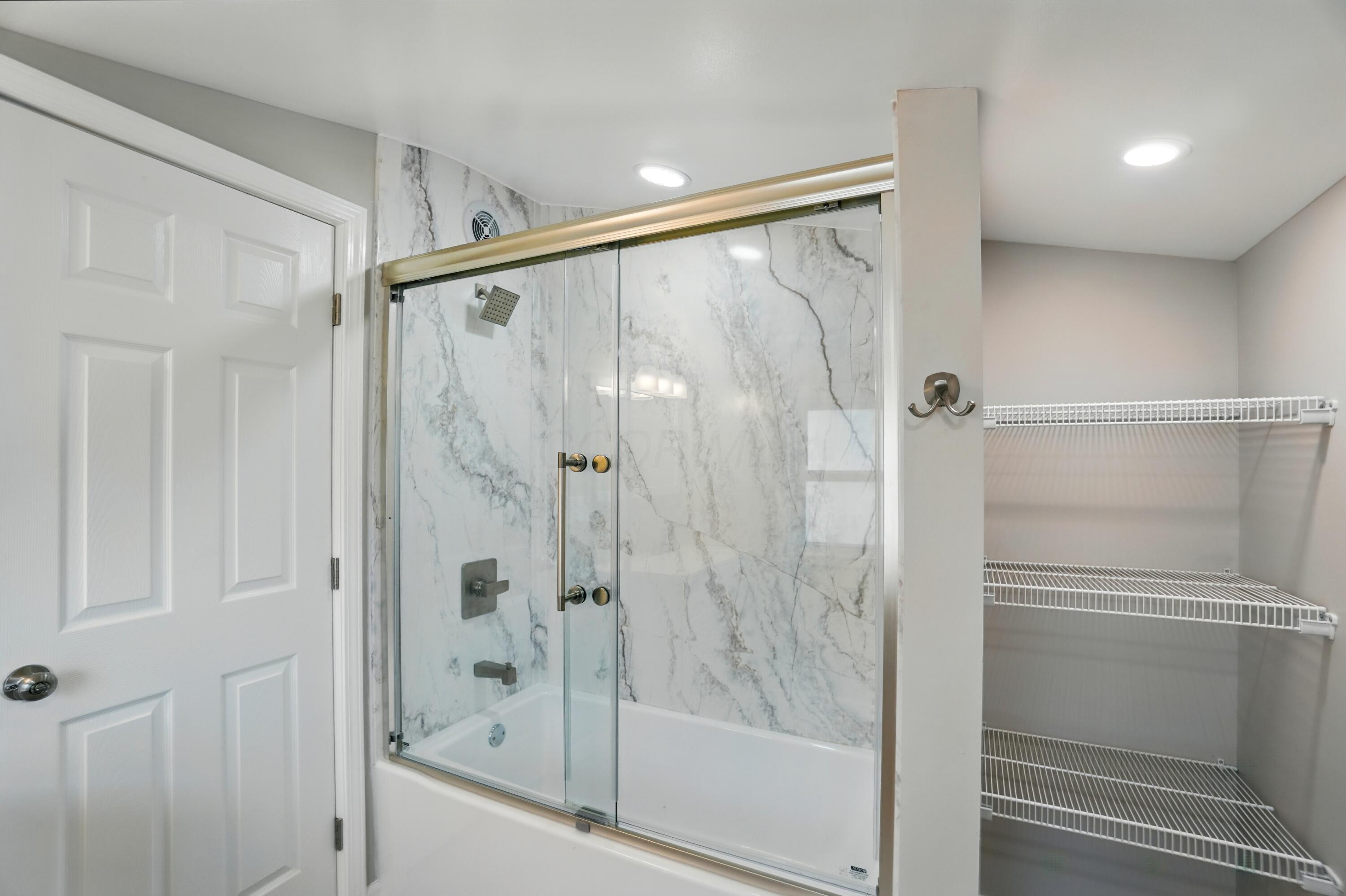 4881 Decker Avenue Ne Property Photo 12