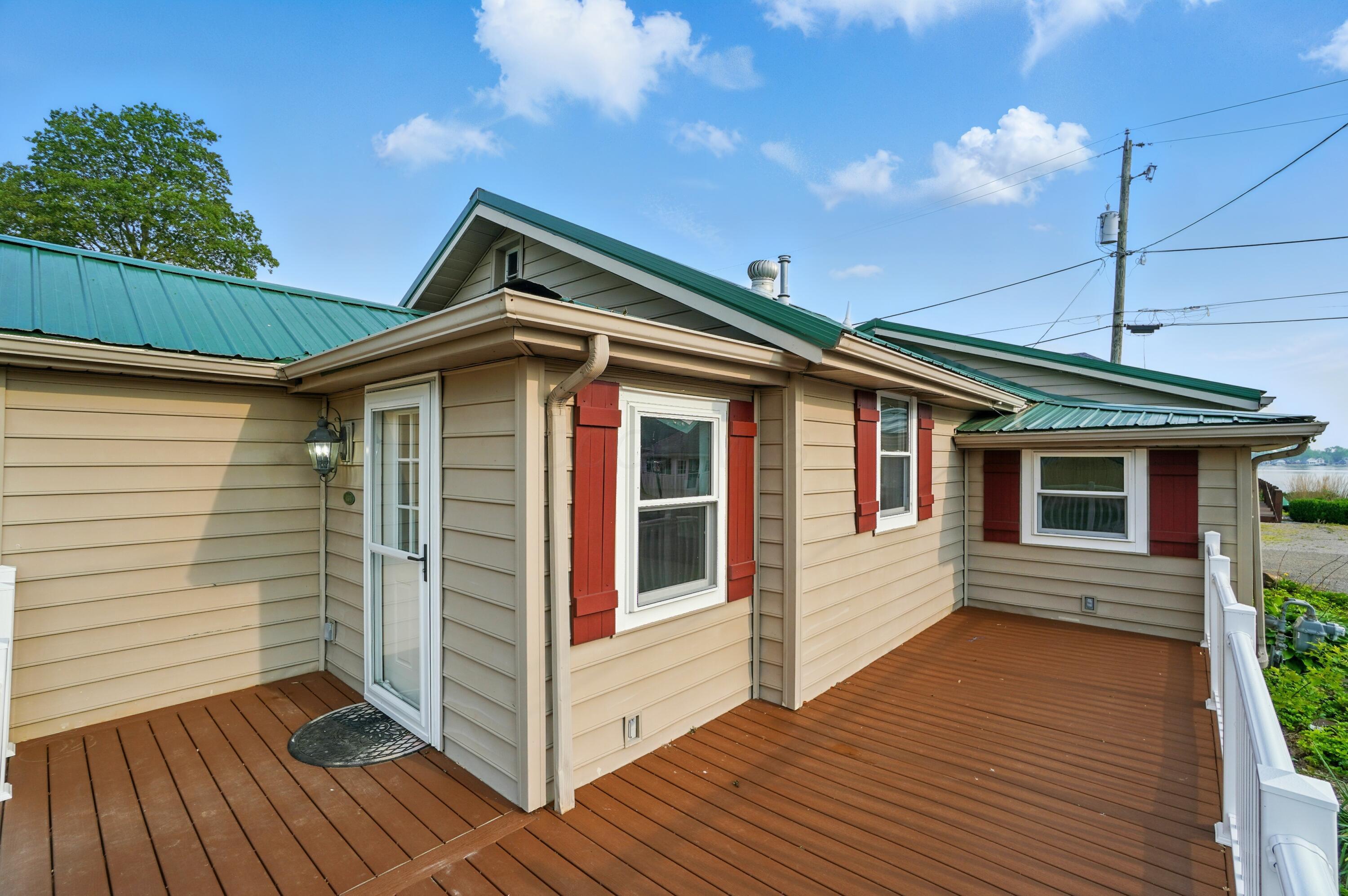 4881 Decker Avenue Ne Property Photo 19