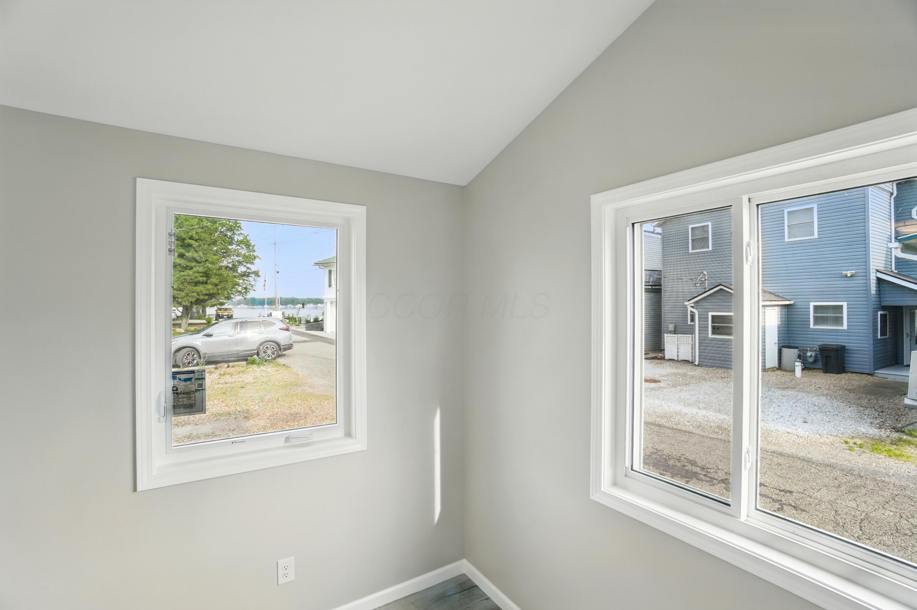 4881 Decker Avenue Ne Property Photo 24