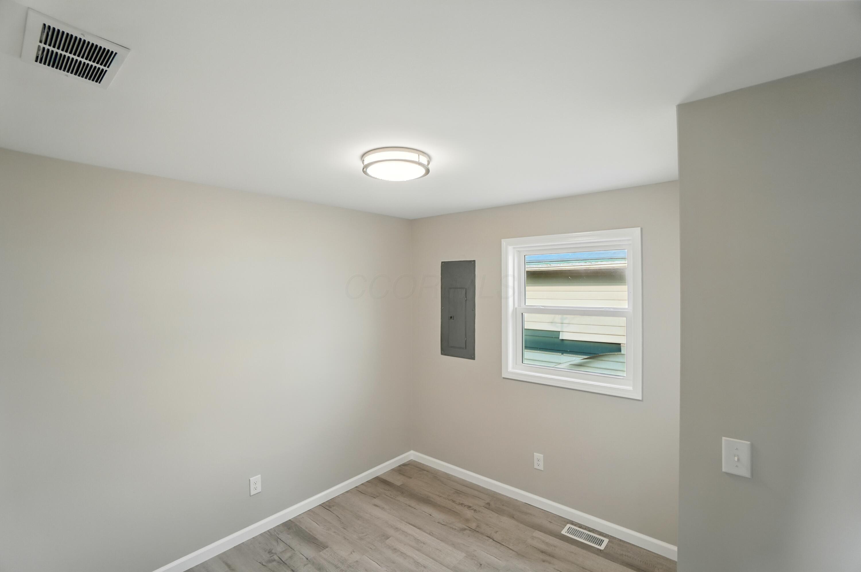 4881 Decker Avenue Ne Property Photo 26