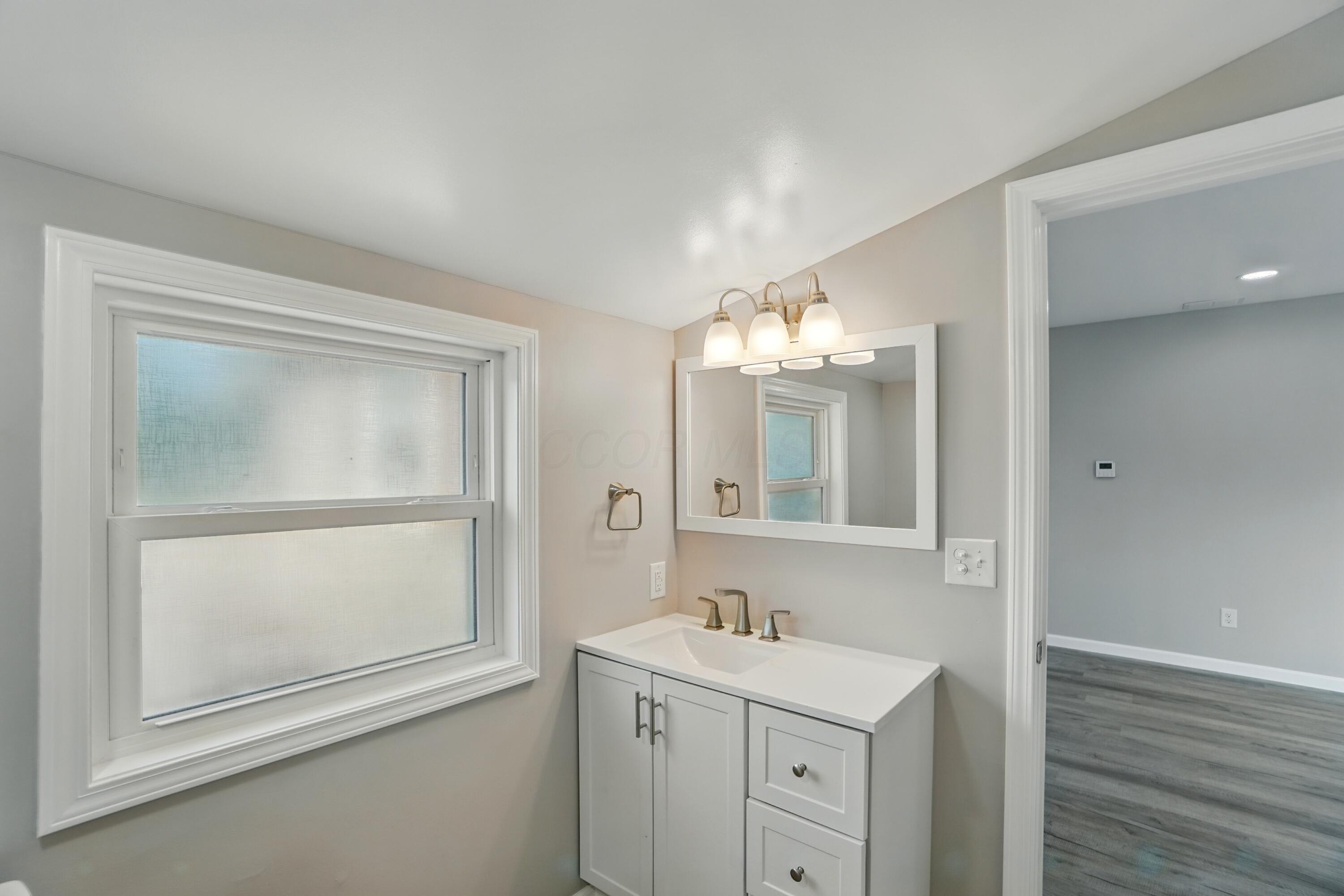 4881 Decker Avenue Ne Property Photo 30