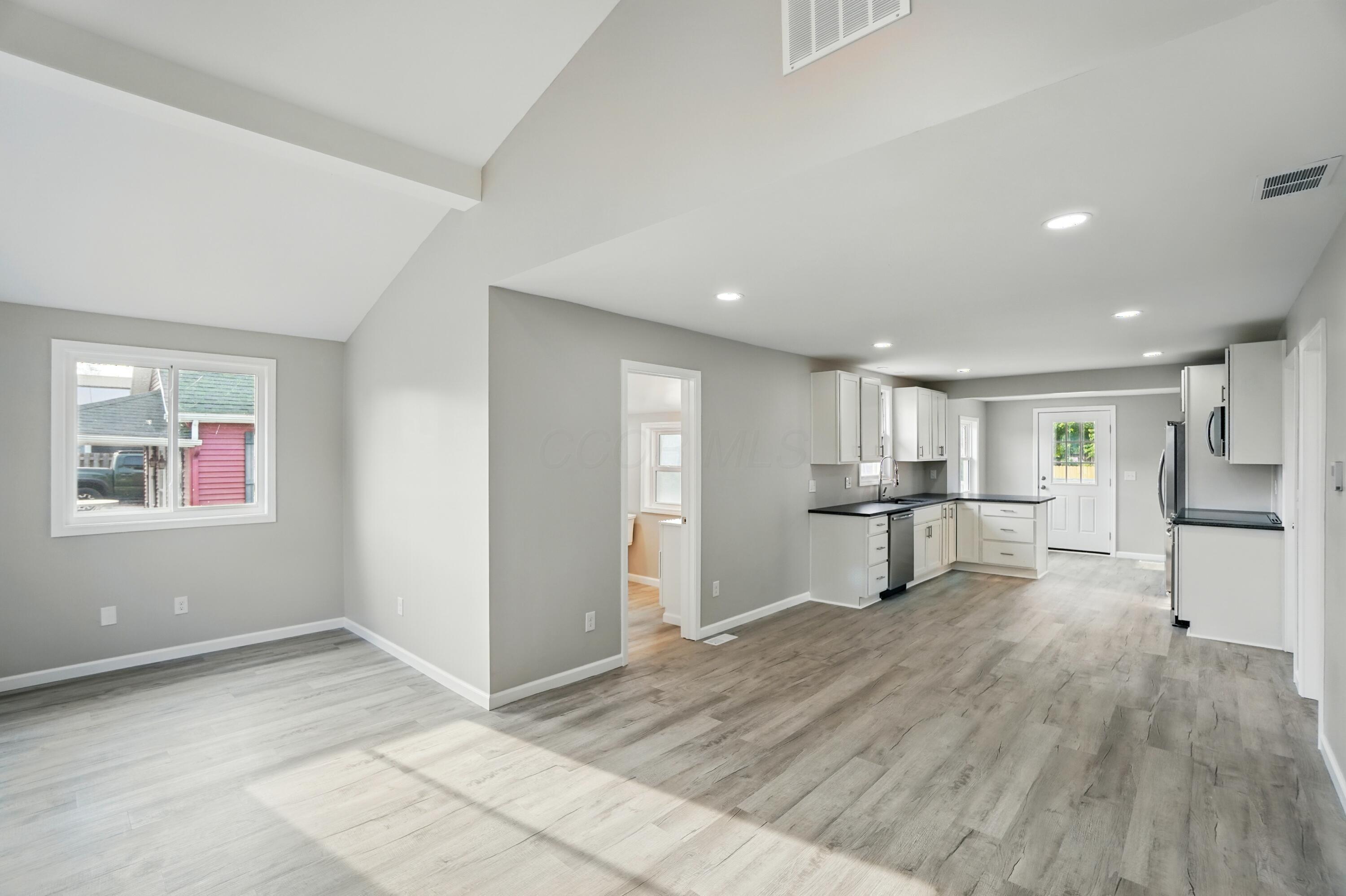 4881 Decker Avenue Ne Property Photo 43