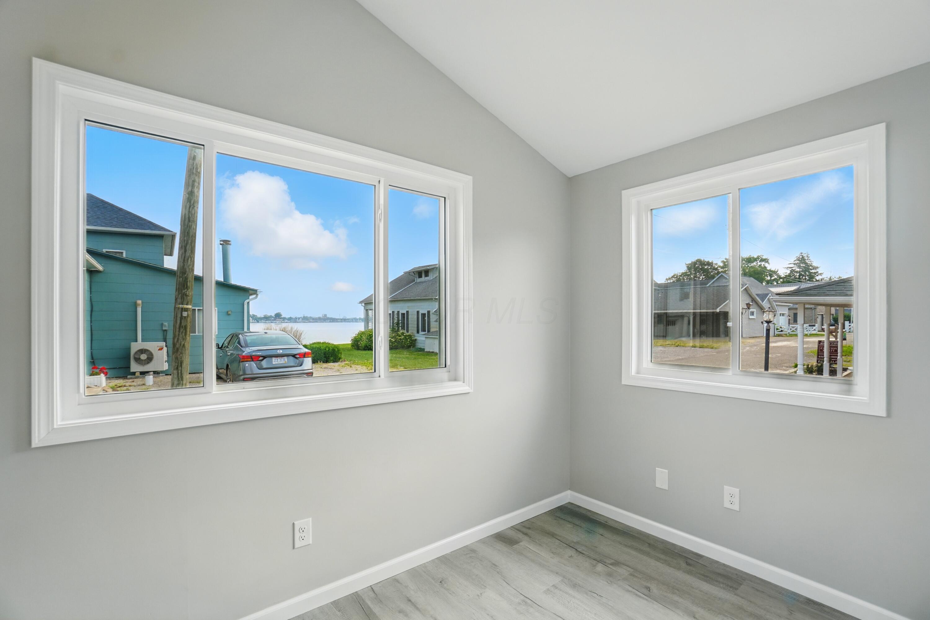 4881 Decker Avenue Ne Property Photo 46