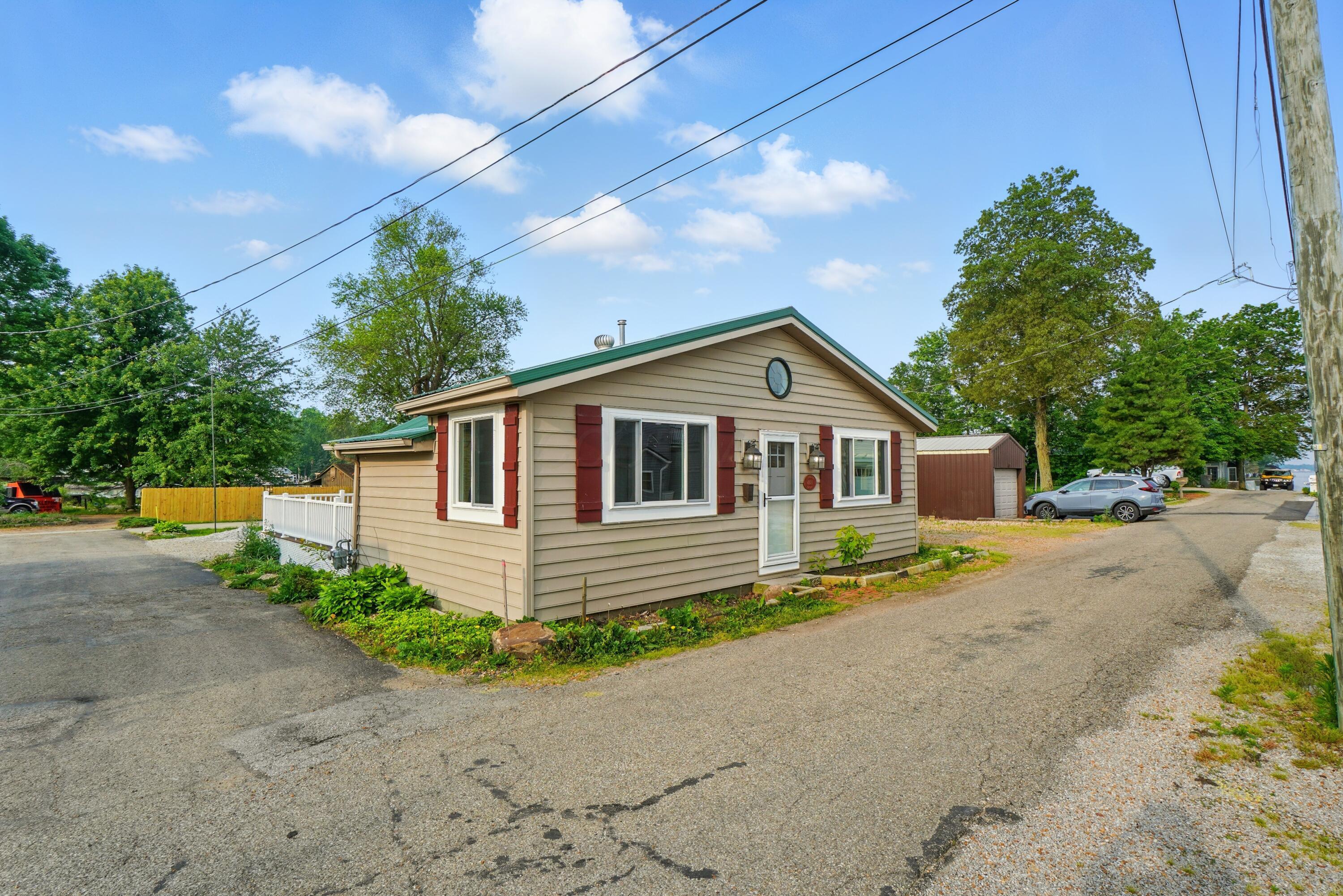 4881 Decker Avenue Ne Property Photo 52