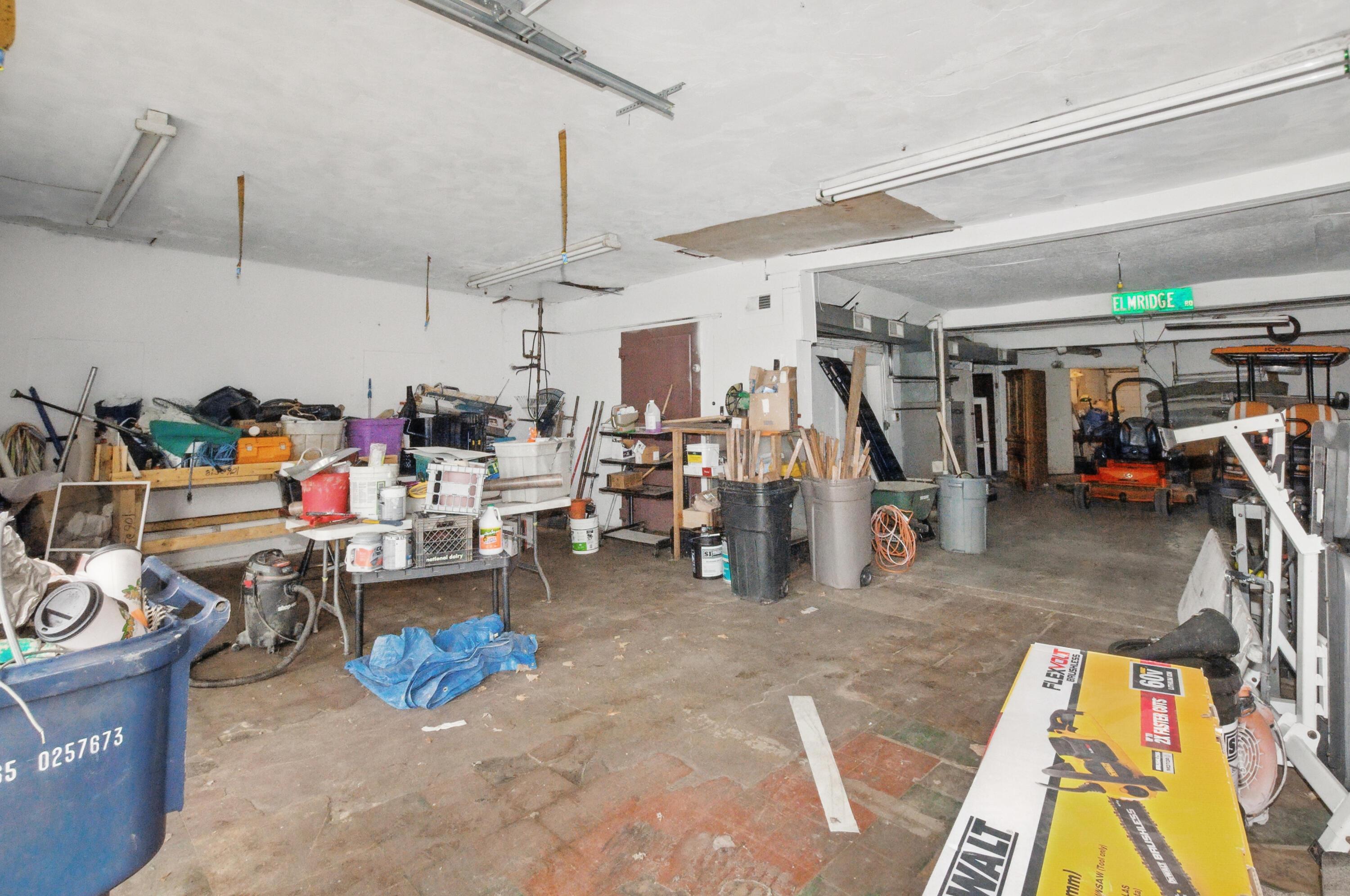 229 N Mulberry Street Property Photo 4