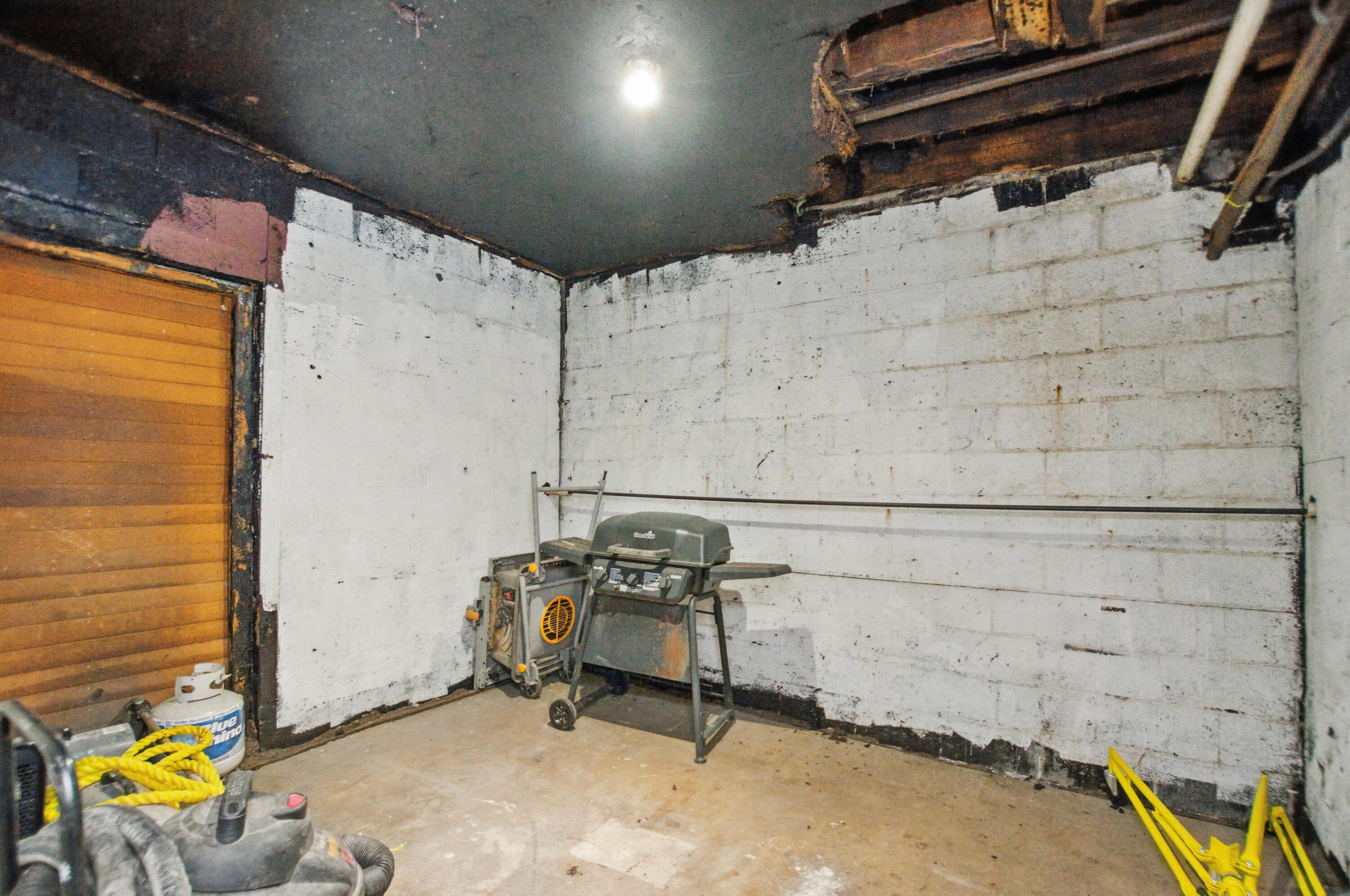 229 N Mulberry Street Property Photo 7