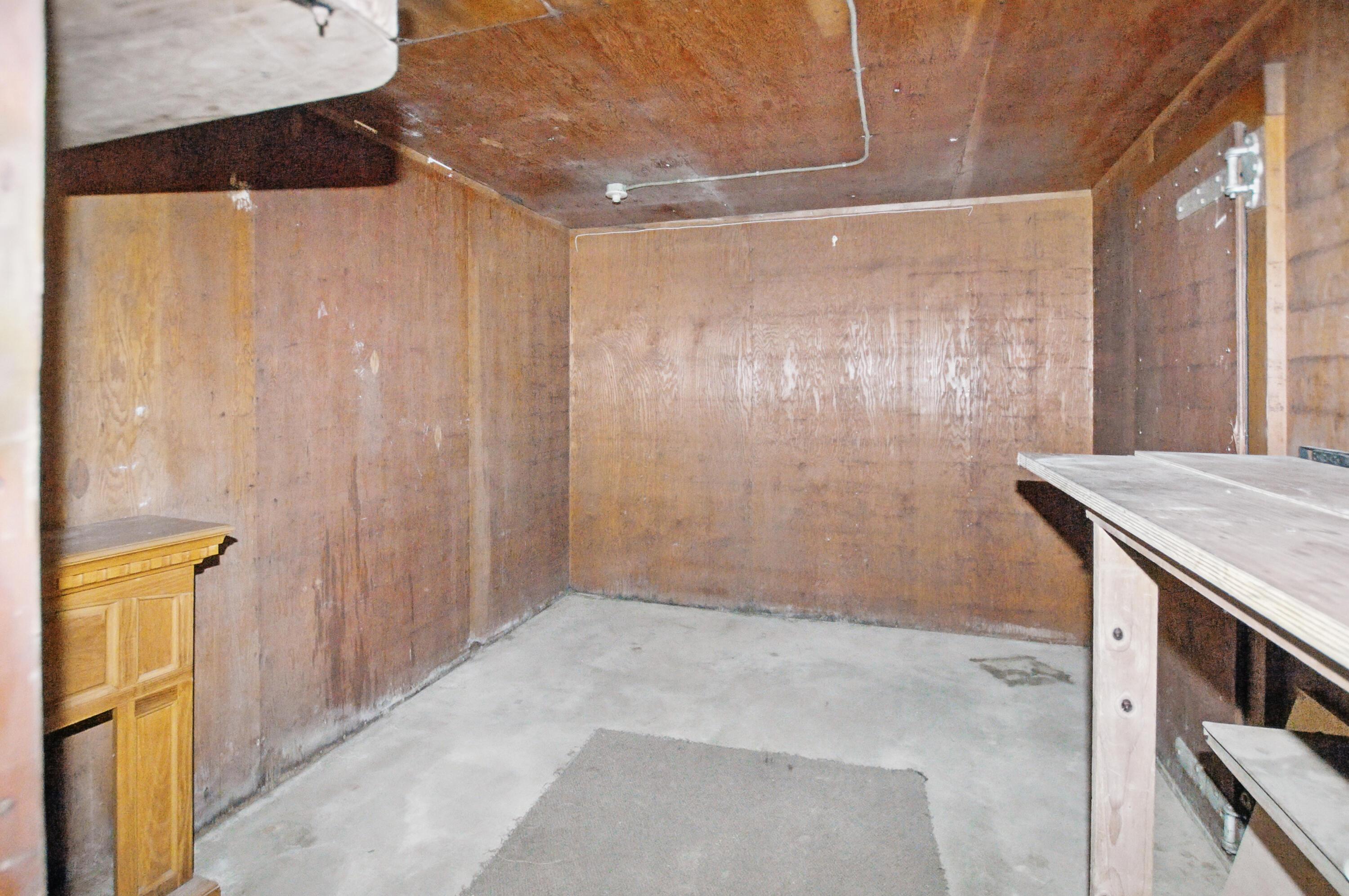 229 N Mulberry Street Property Photo 11