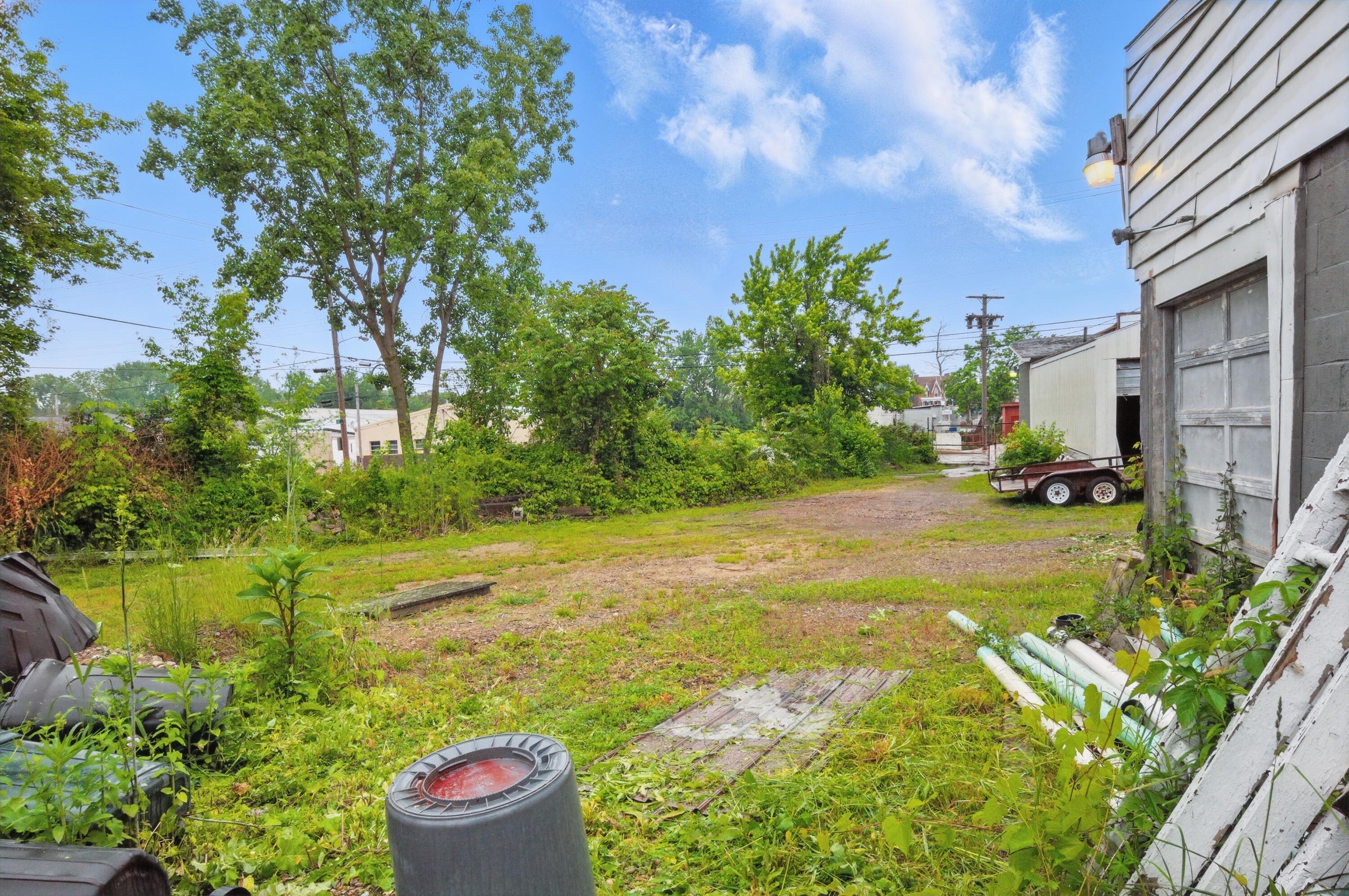 229 N Mulberry Street Property Photo 15