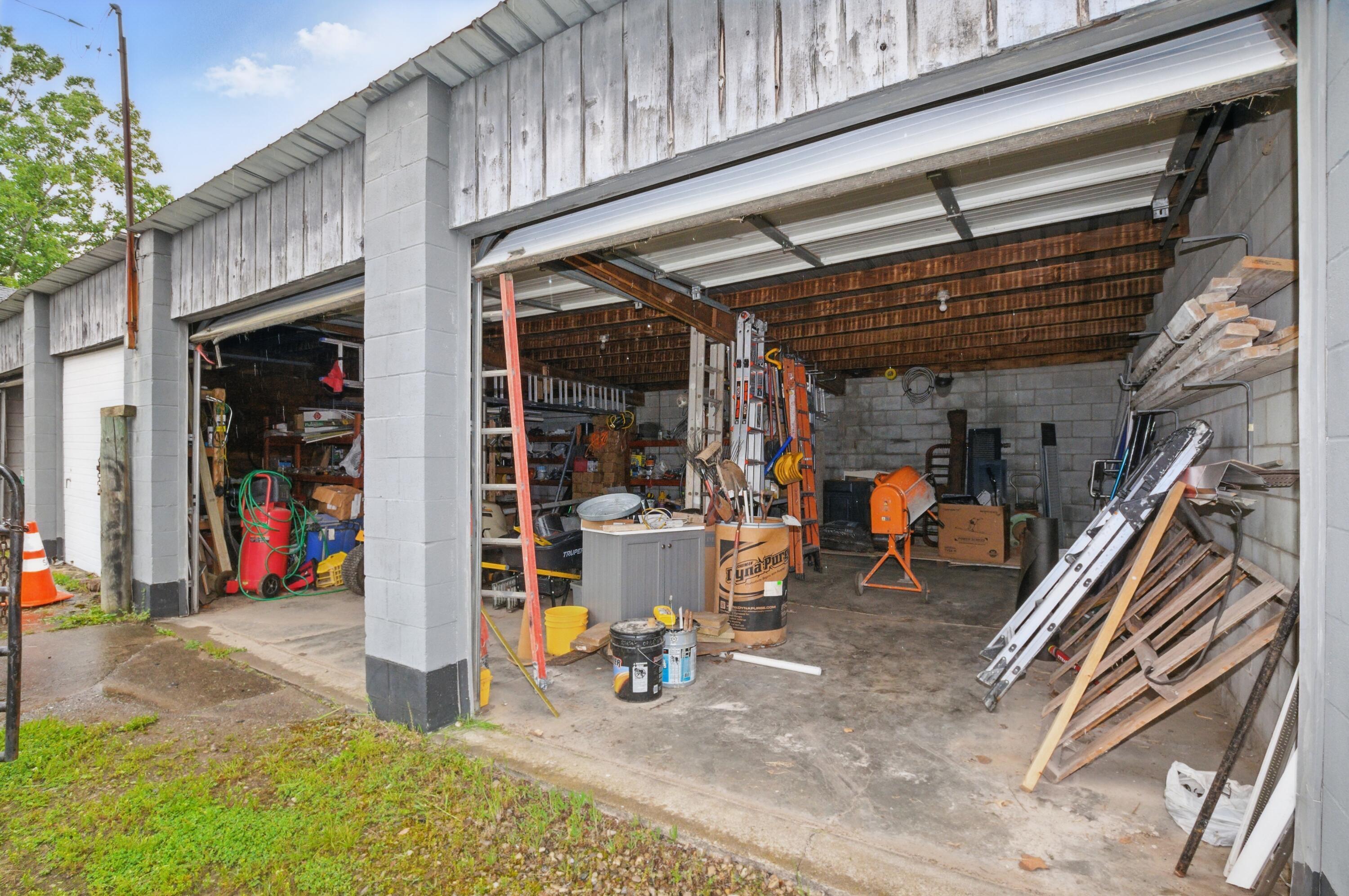 229 N Mulberry Street Property Photo 20