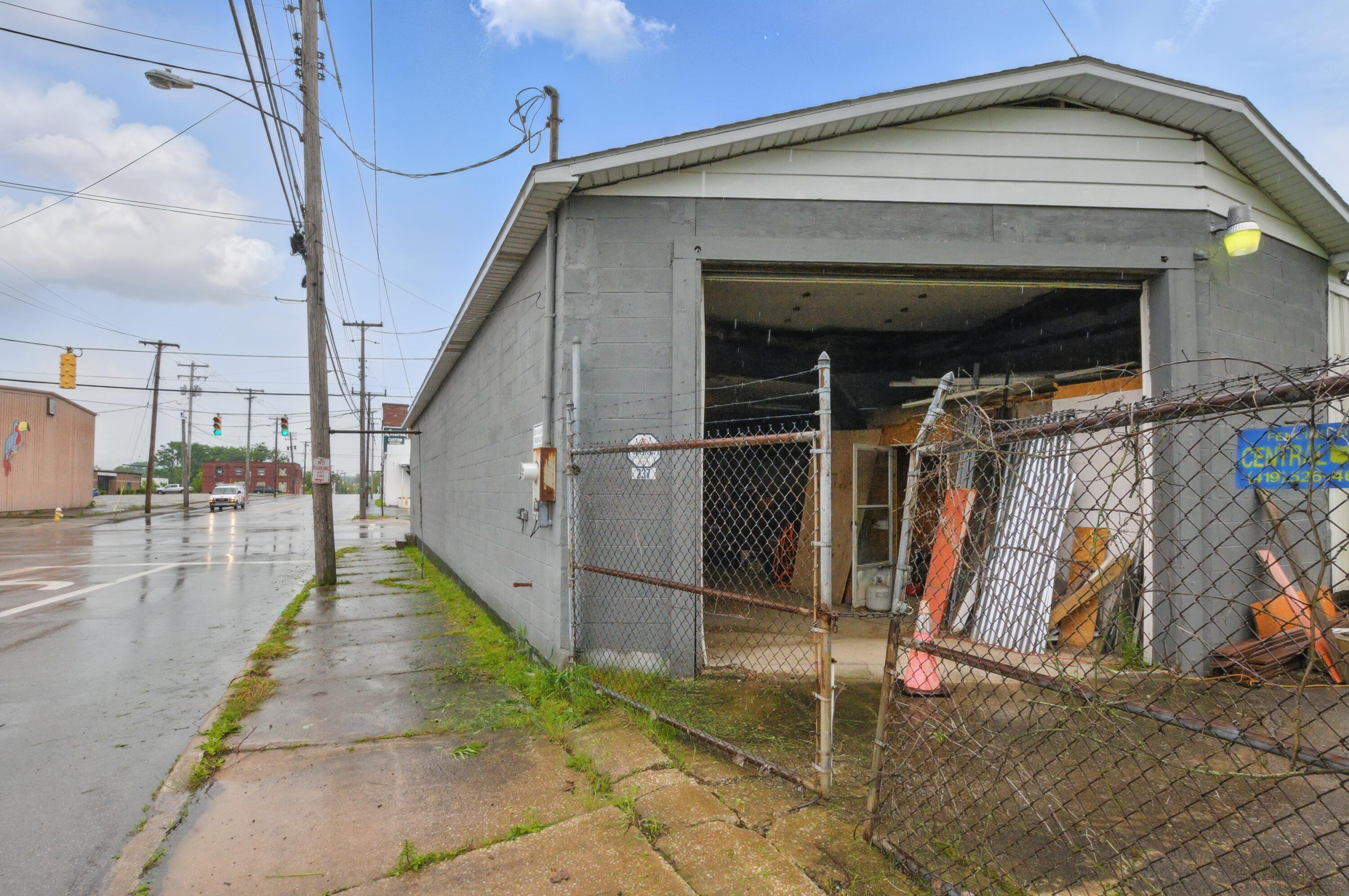 229 N Mulberry Street Property Photo 25