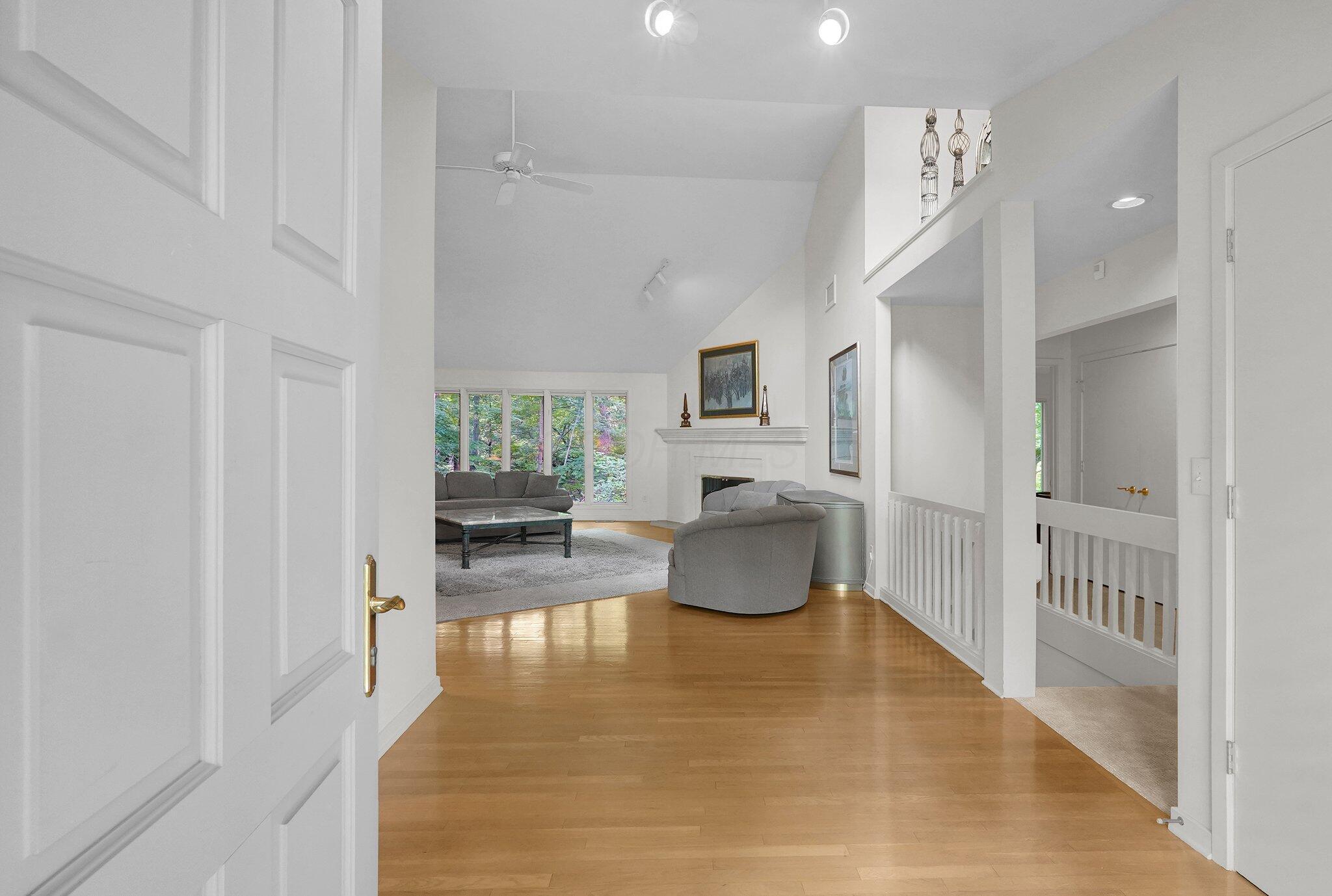 744 Old Oak Trace Property Photo 4